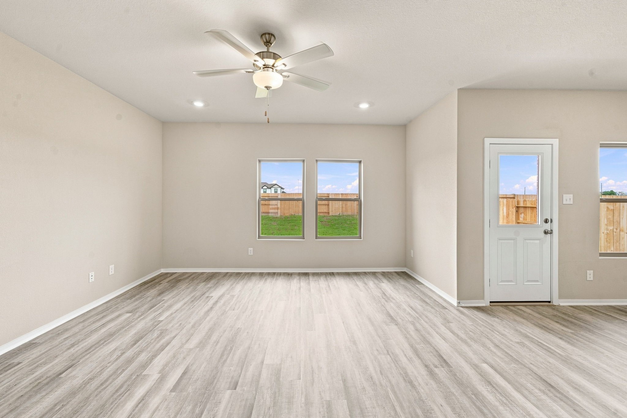 6711 Pebble Bluff Court Property Photo 14