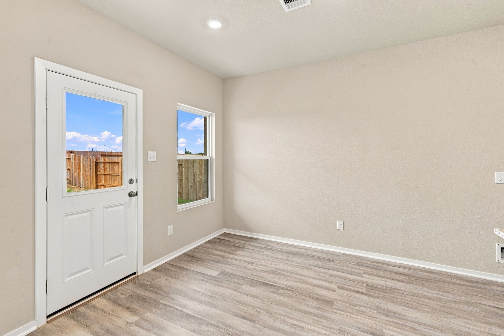 6711 Pebble Bluff Court Property Photo 16