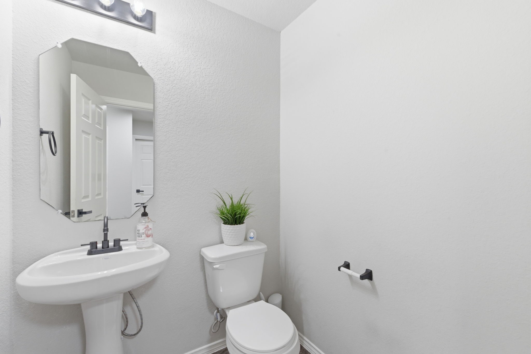 8027 Dauntless Drive Property Photo 17