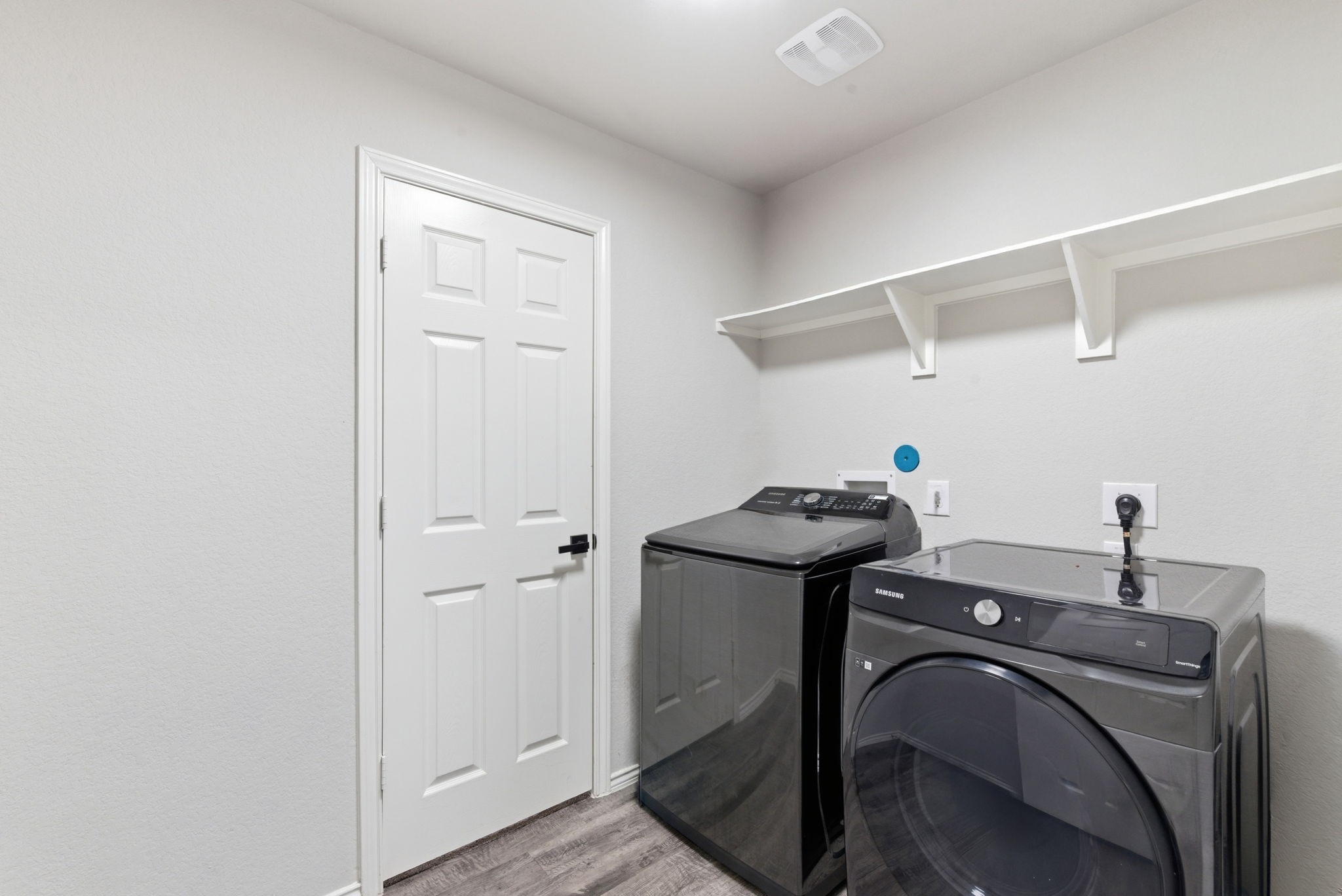 8027 Dauntless Drive Property Photo 18