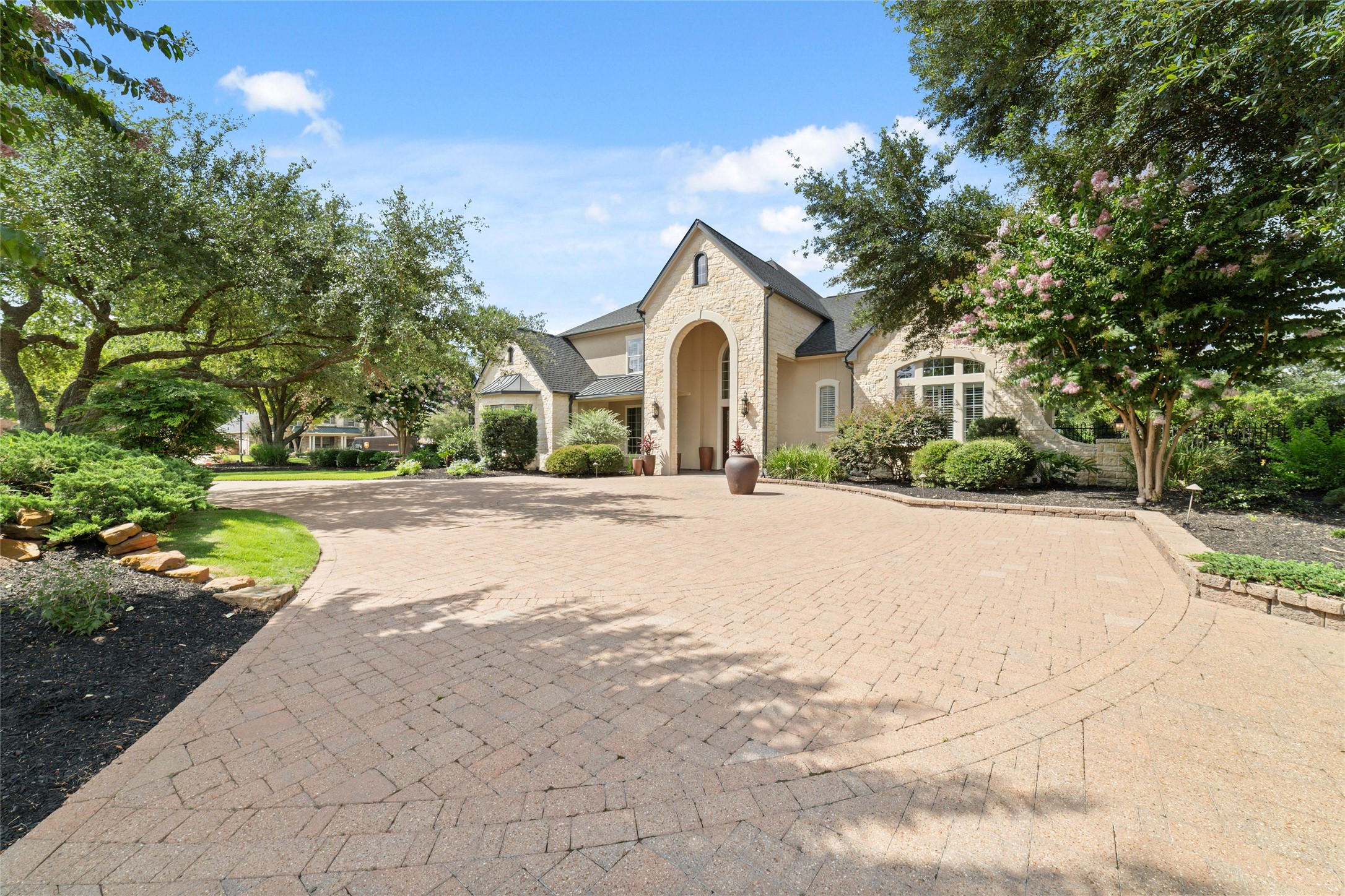 16603 Hamilton Park Drive Property Photo 2