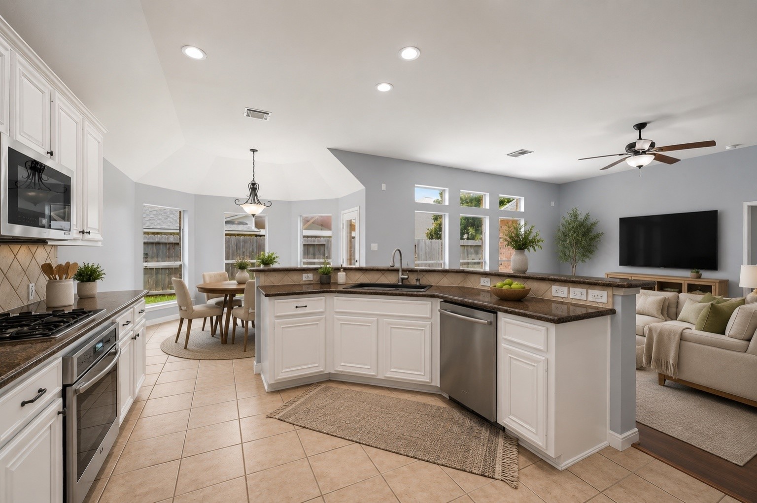 14731 Raven Hollow Lane Property Photo 10