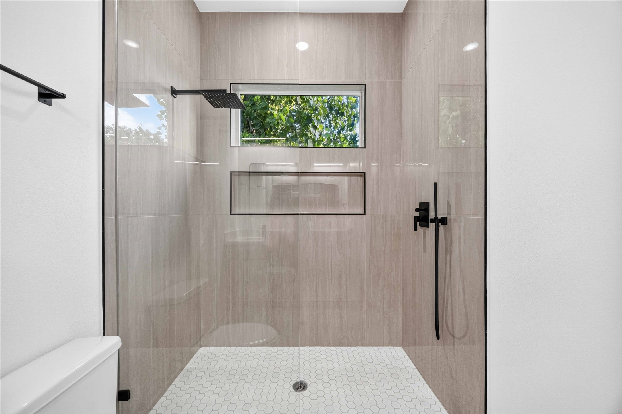 4633 Mallow Street Property Photo 16