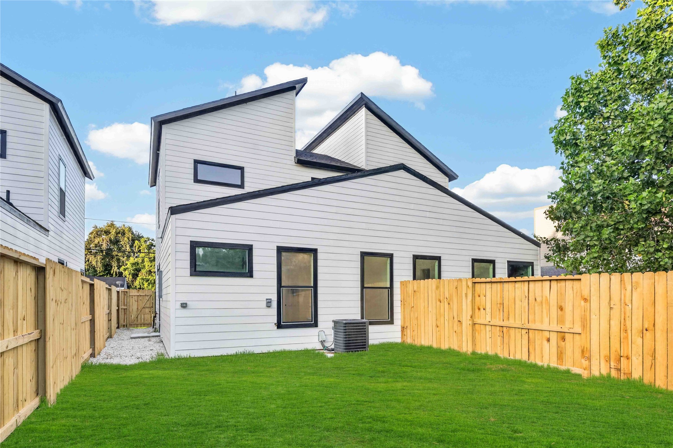 4633 Mallow Street Property Photo 27