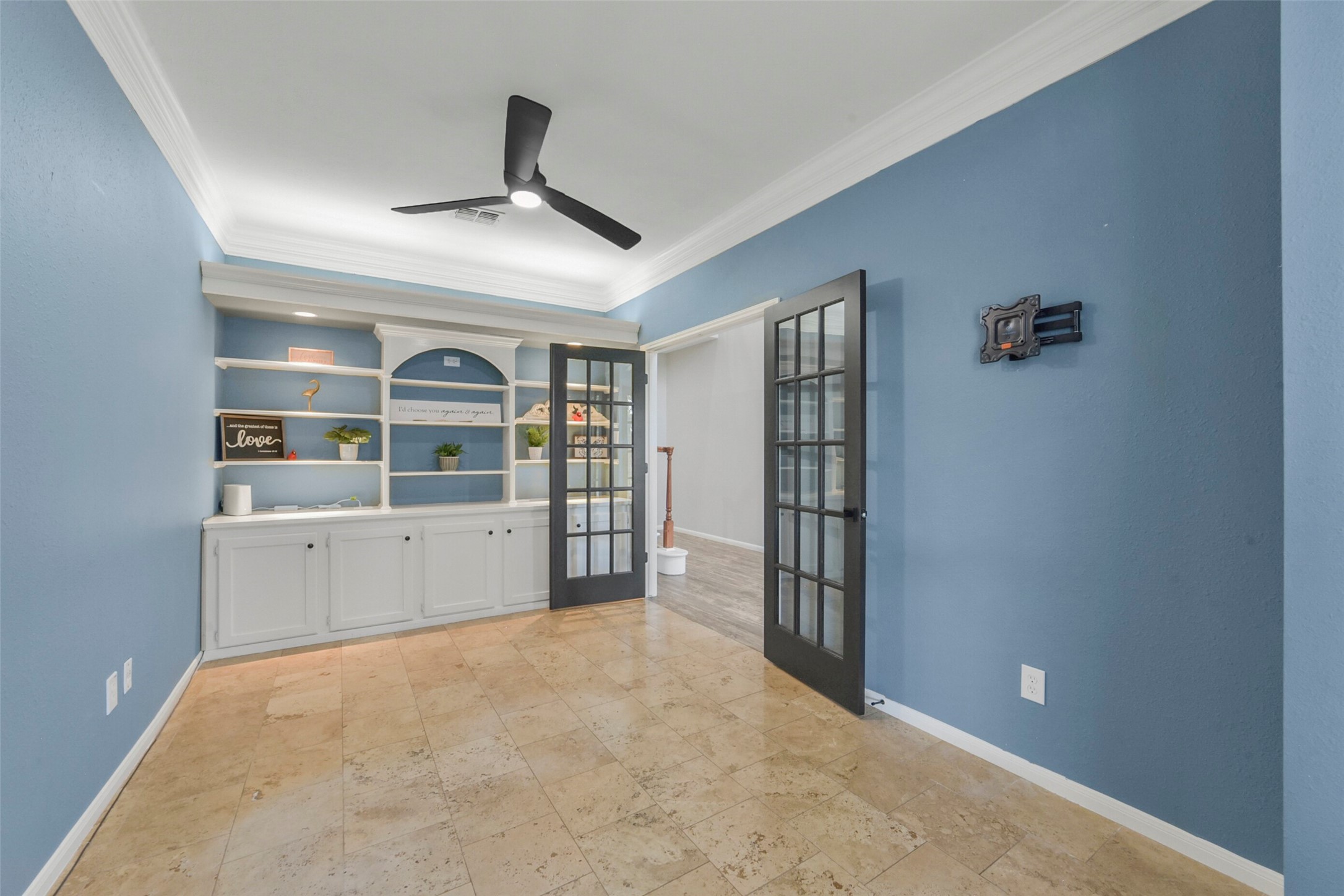 15730 Lake Loop Drive Property Photo 6