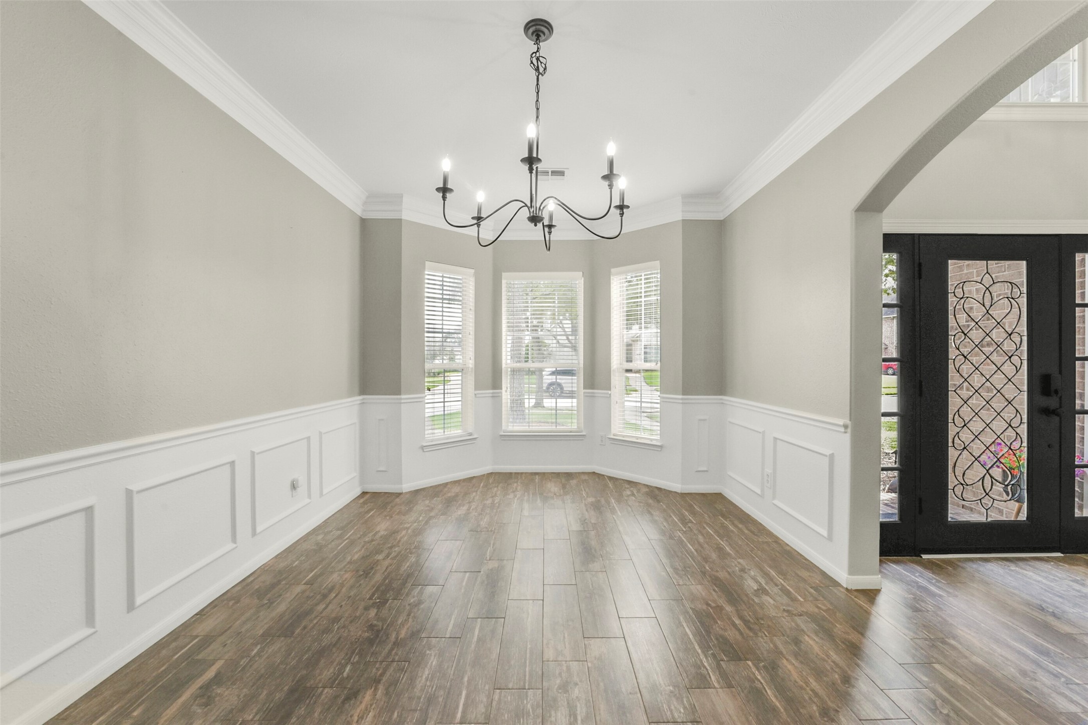 15730 Lake Loop Drive Property Photo 7