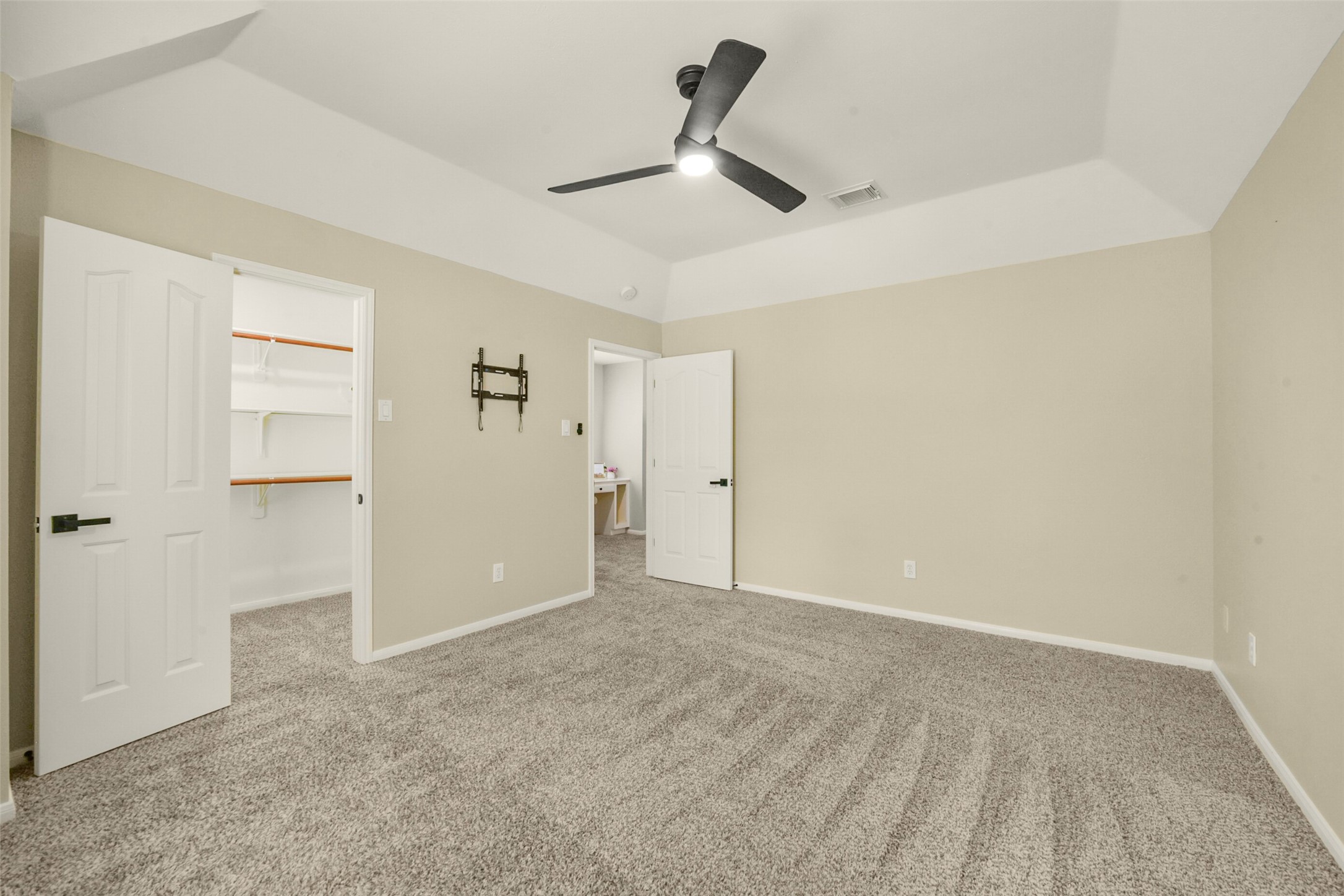 15730 Lake Loop Drive Property Photo 28