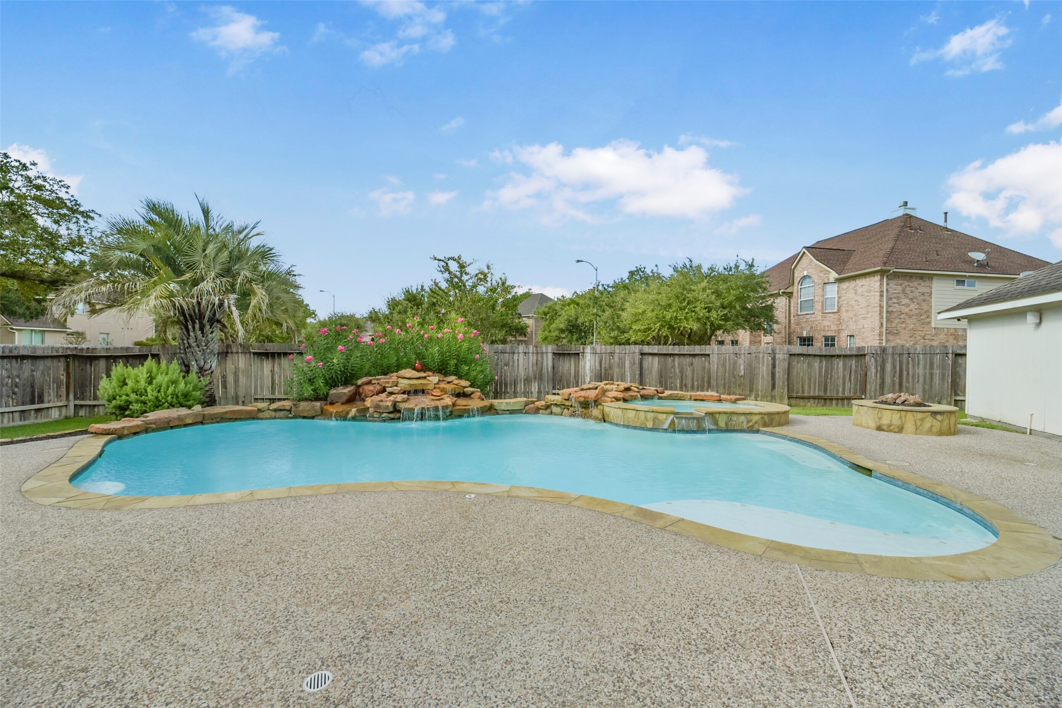 15730 Lake Loop Drive Property Photo 42