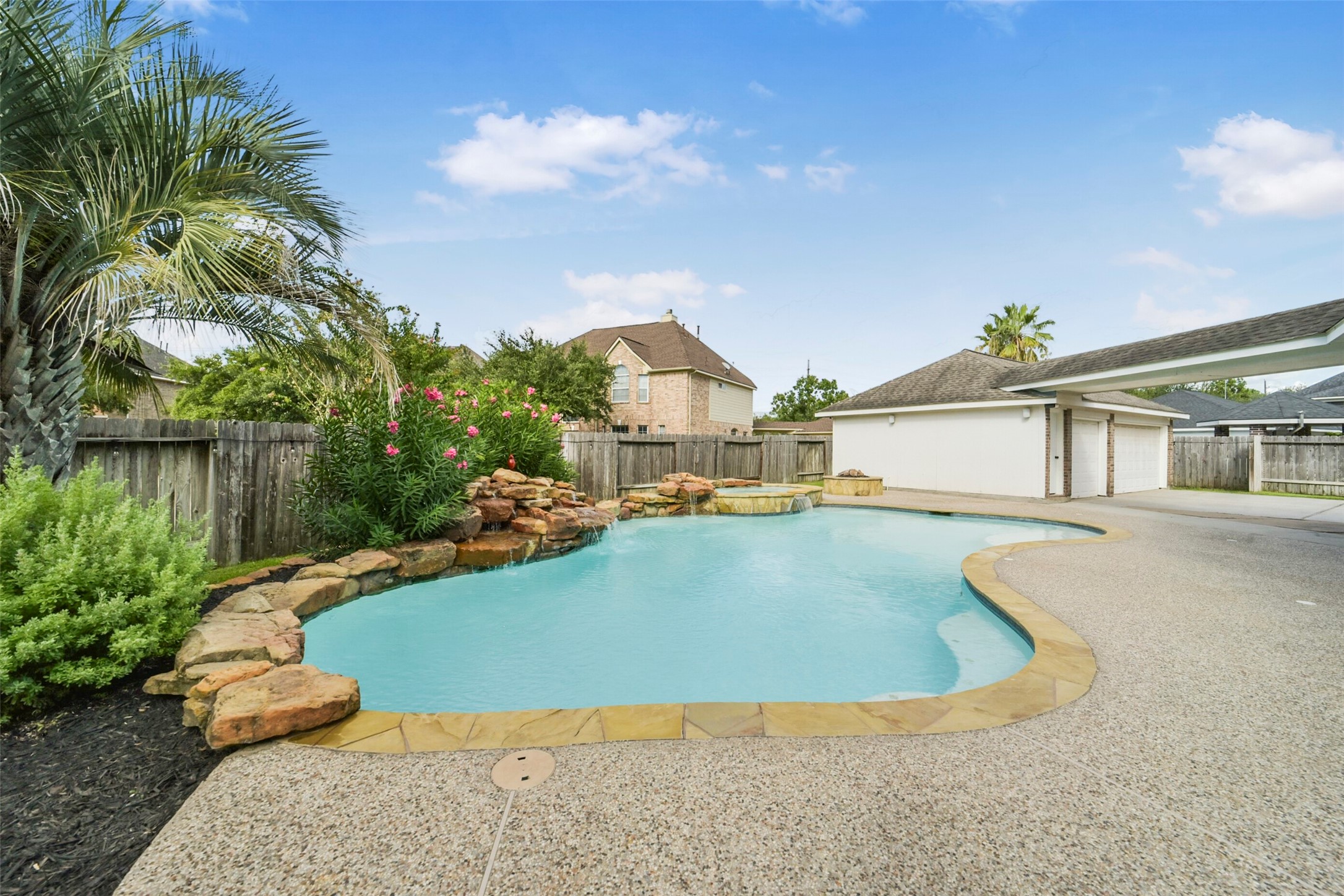 15730 Lake Loop Drive Property Photo 43