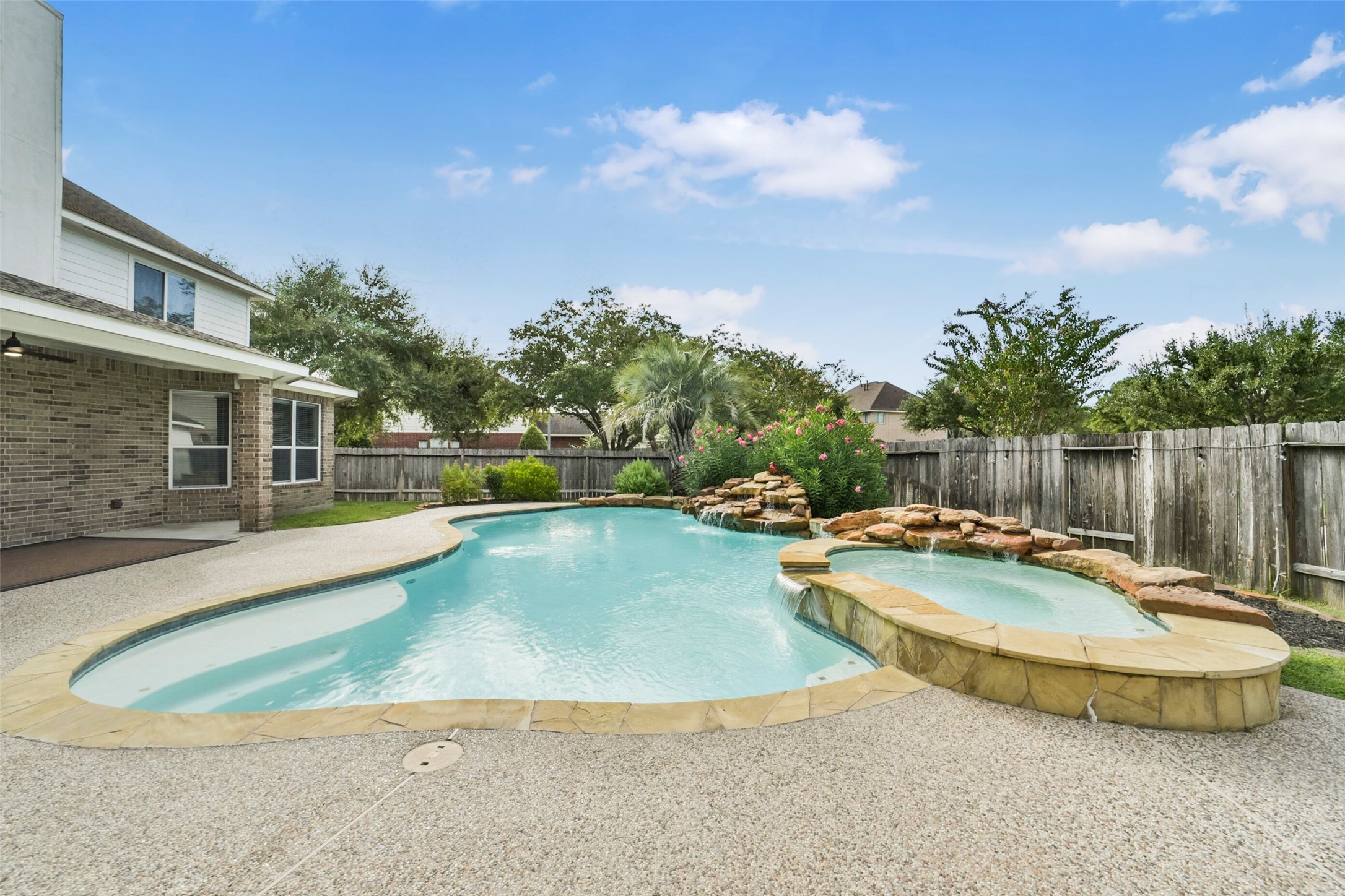 15730 Lake Loop Drive Property Photo 44