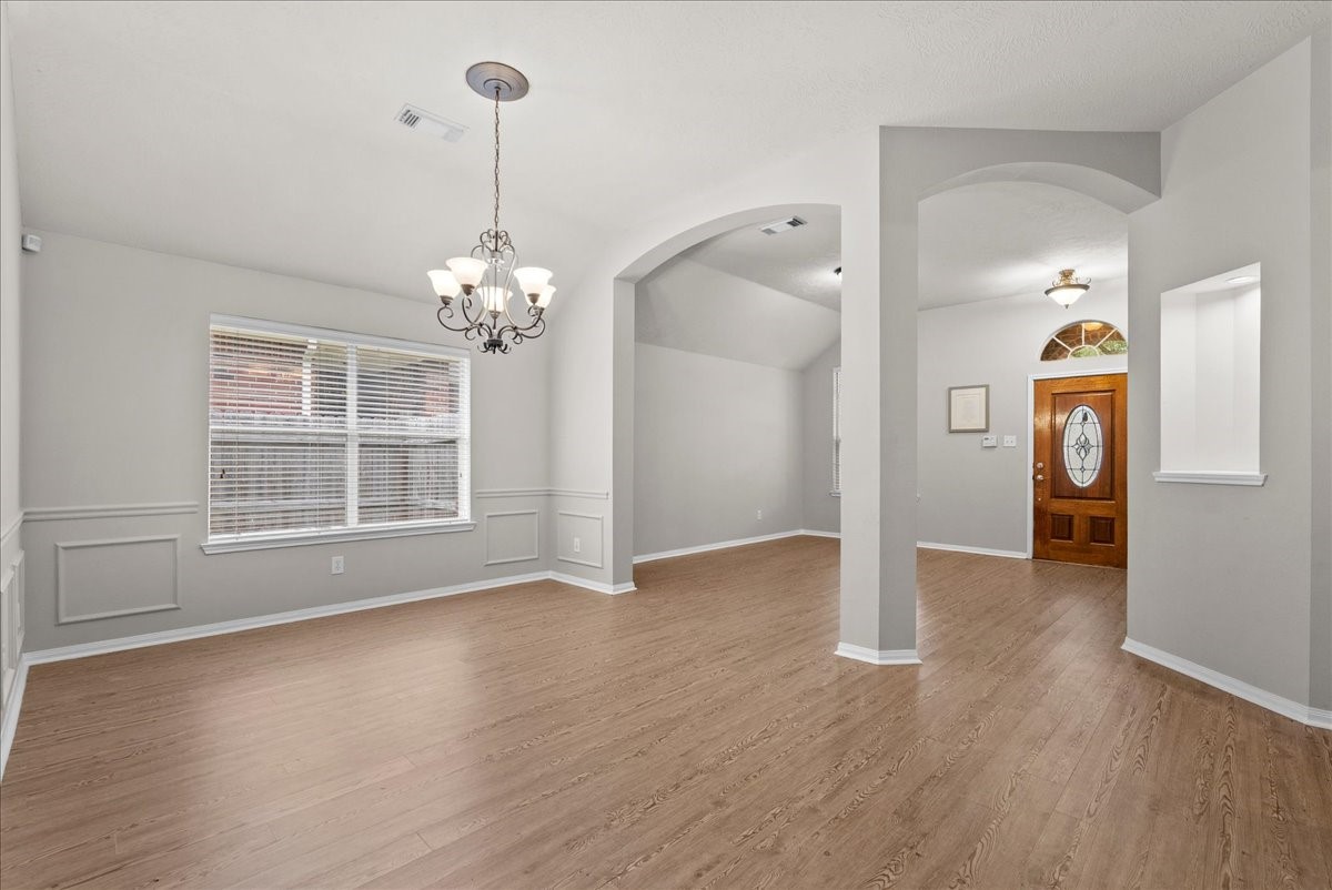 407 Crimson Coast Drive Property Photo 2