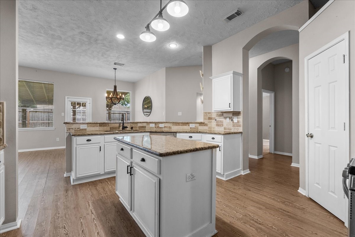 407 Crimson Coast Drive Property Photo 3