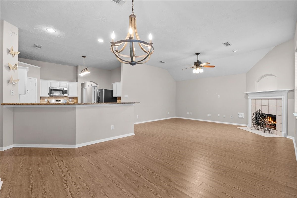407 Crimson Coast Drive Property Photo 10