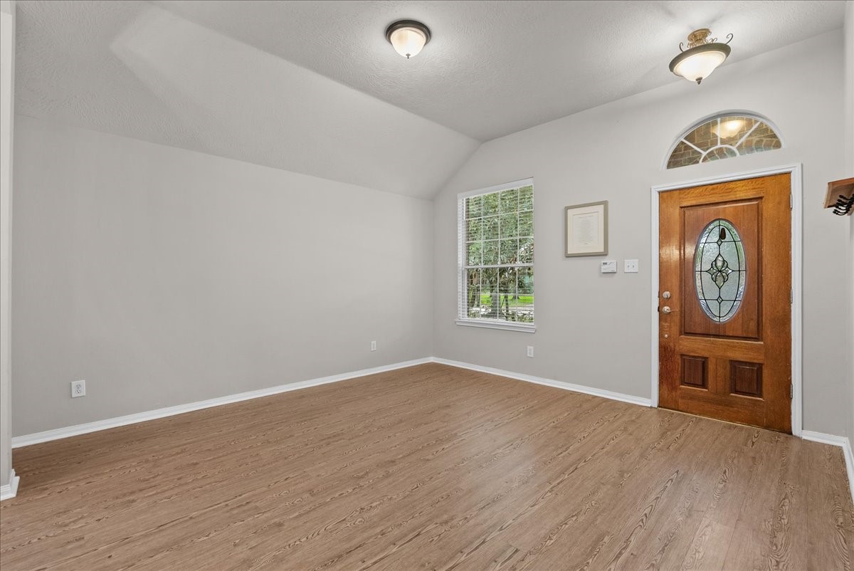 407 Crimson Coast Drive Property Photo 18
