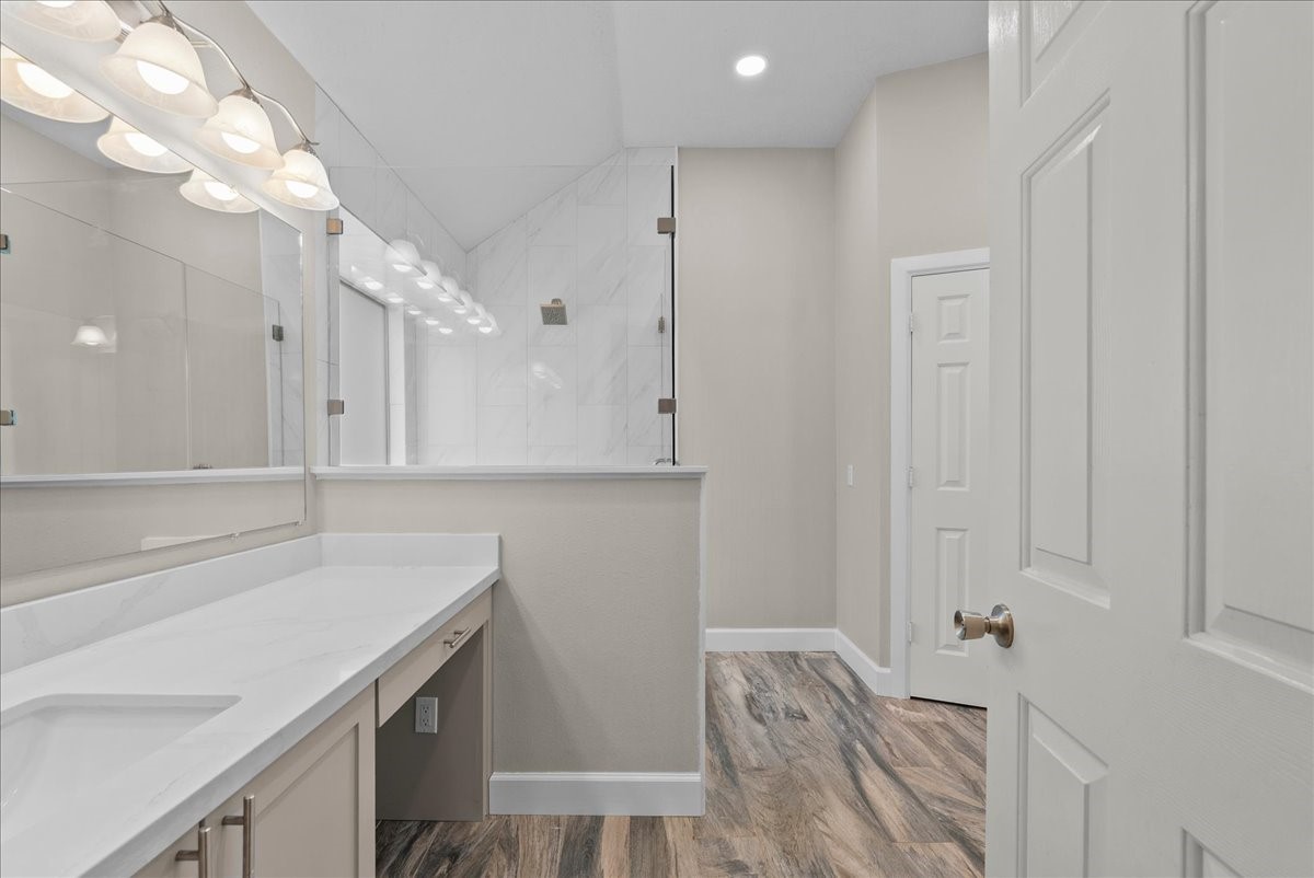 407 Crimson Coast Drive Property Photo 25