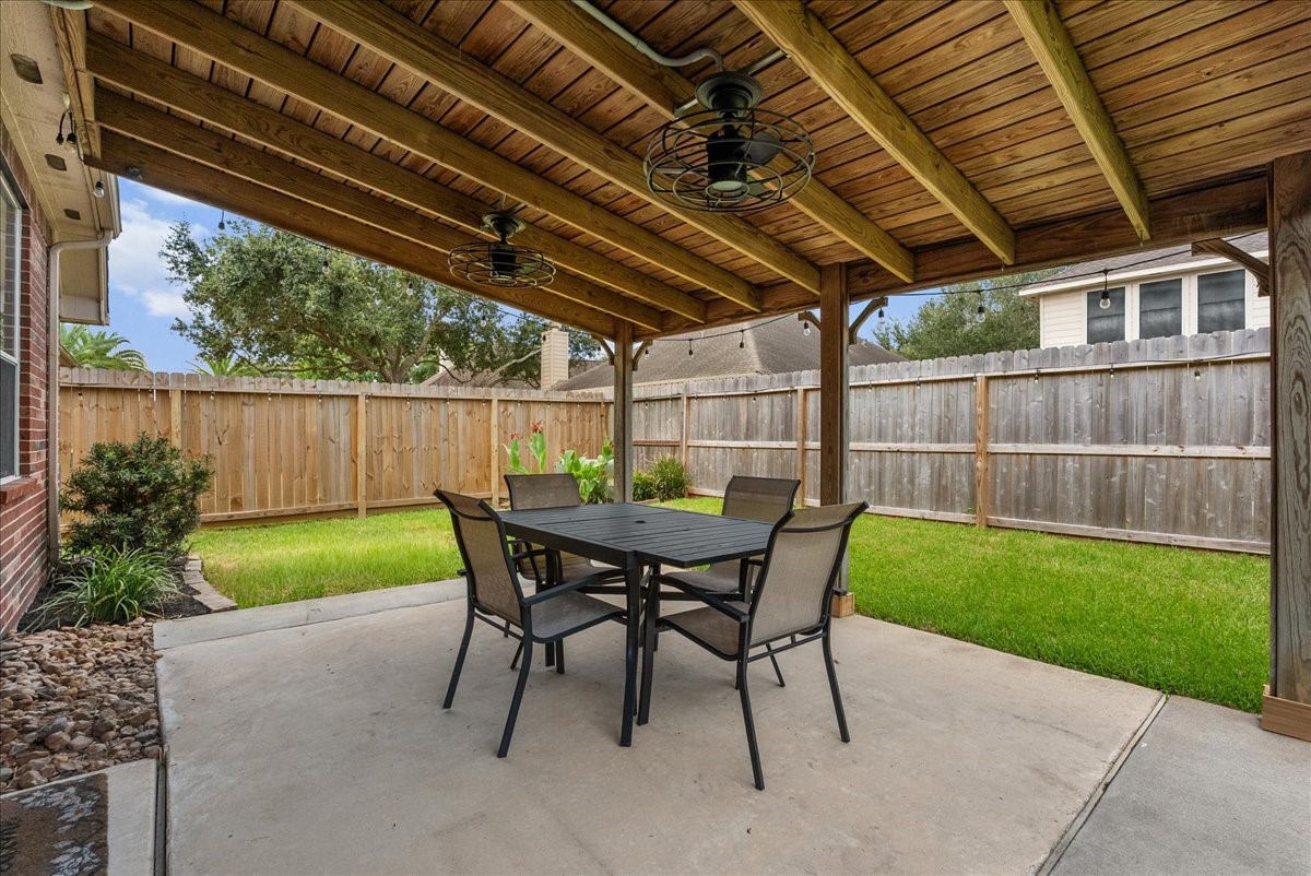 407 Crimson Coast Drive Property Photo 32