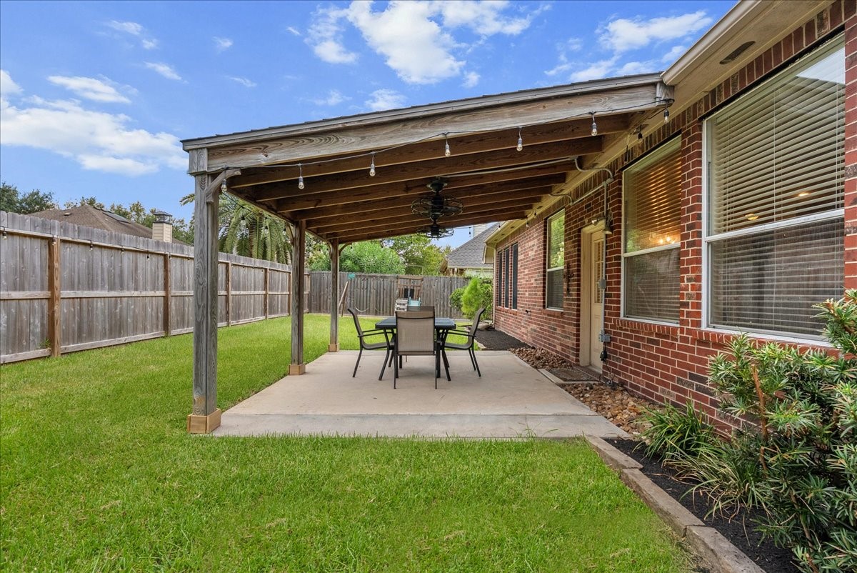 407 Crimson Coast Drive Property Photo 35