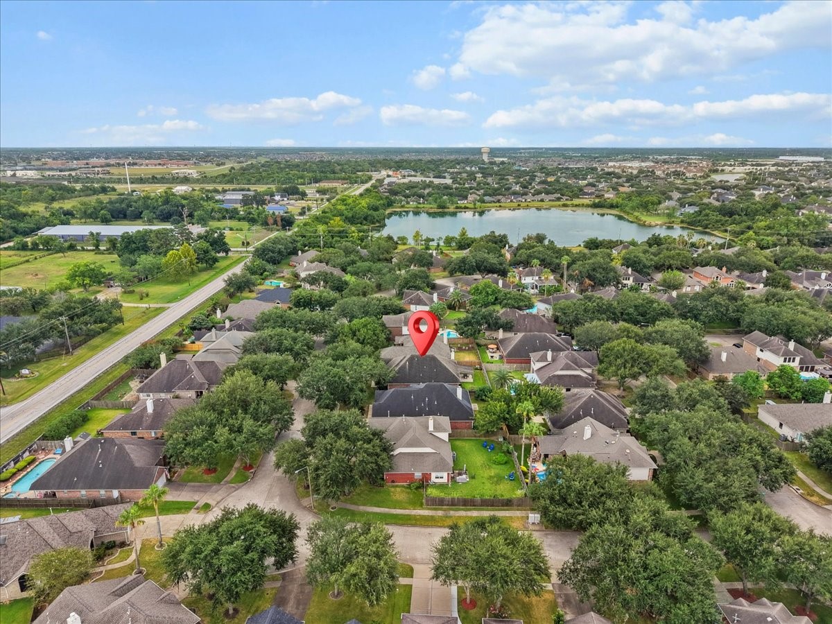 407 Crimson Coast Drive Property Photo 37