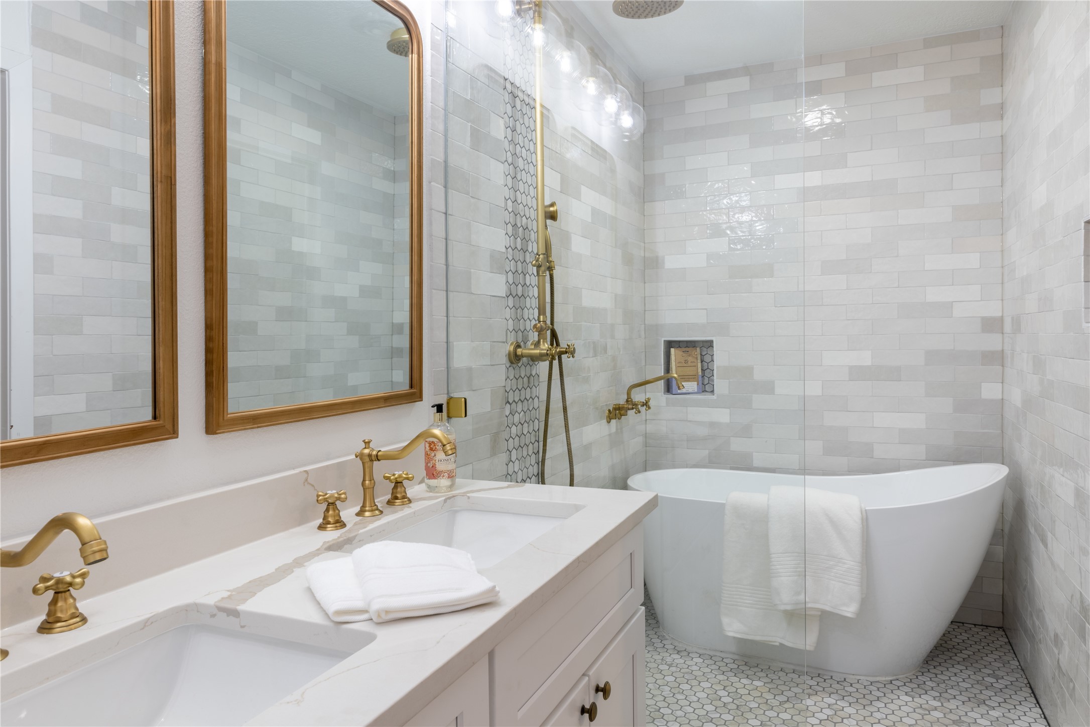 1003 Carlee Drive Property Photo 9