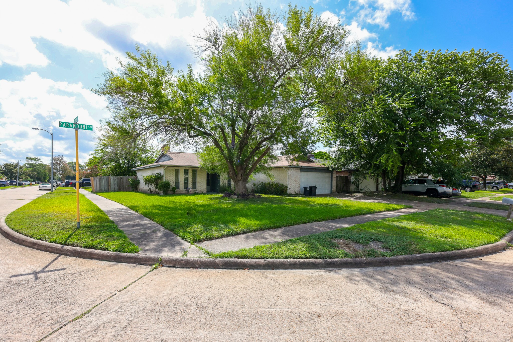 11938 Paramount Lane Property Photo 3