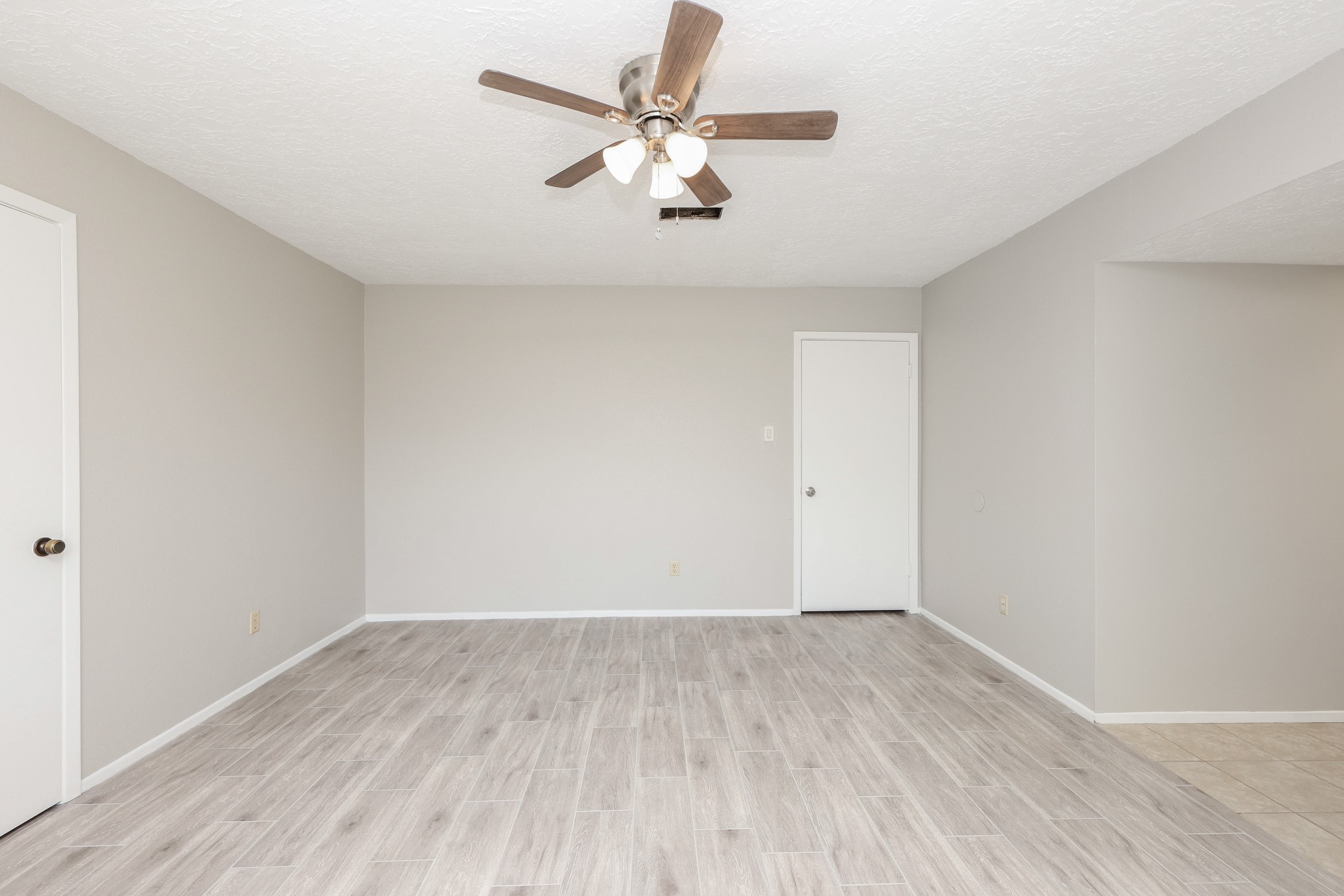 11938 Paramount Lane Property Photo 13