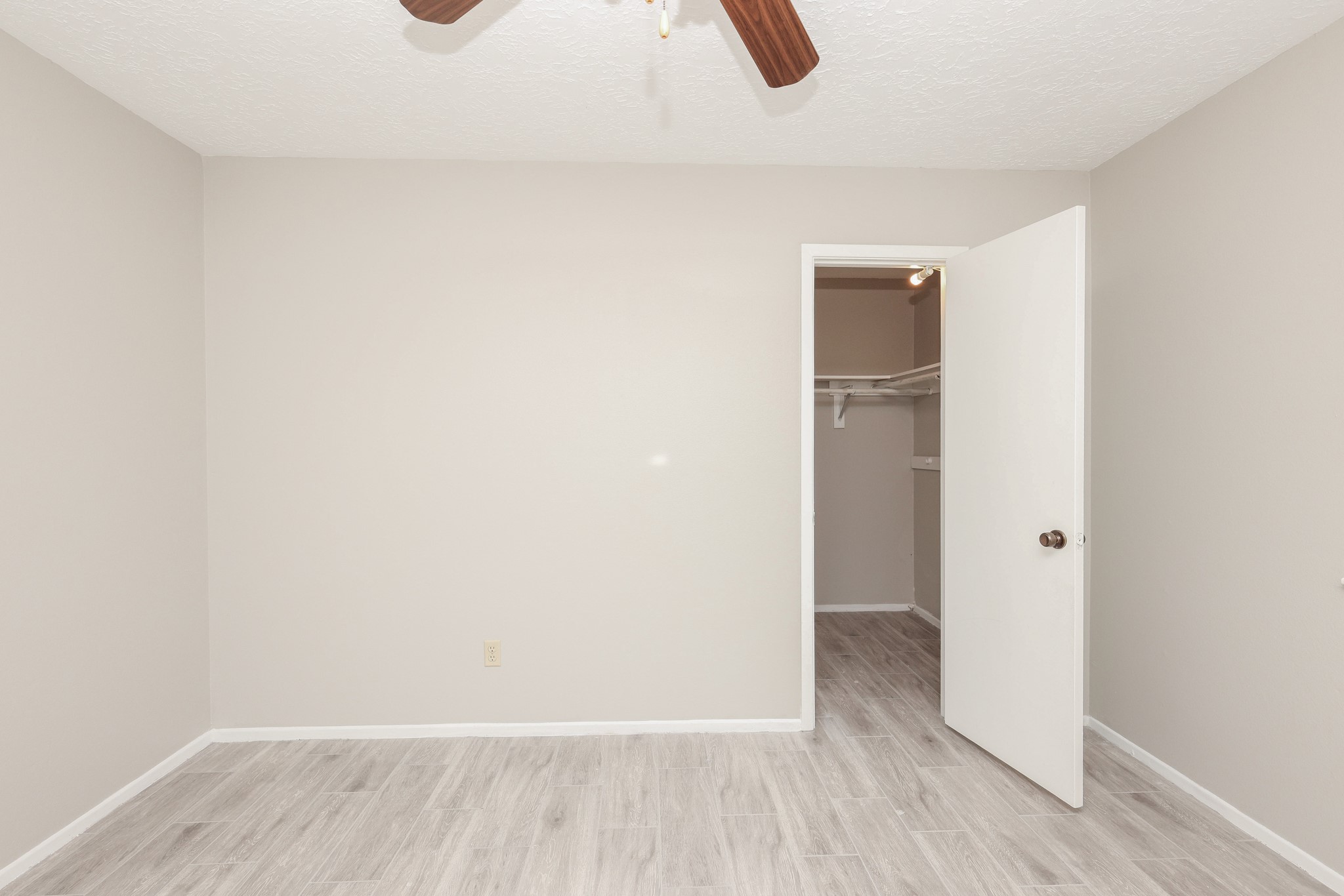 11938 Paramount Lane Property Photo 18