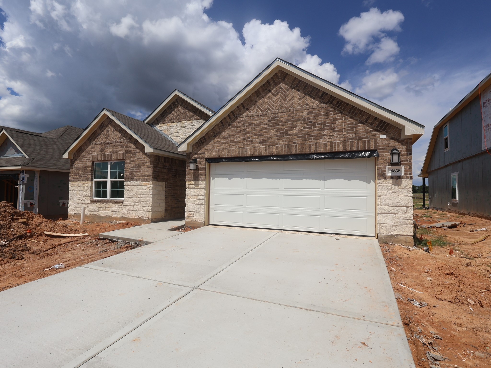 16838 Zavala Way Property Photo 2