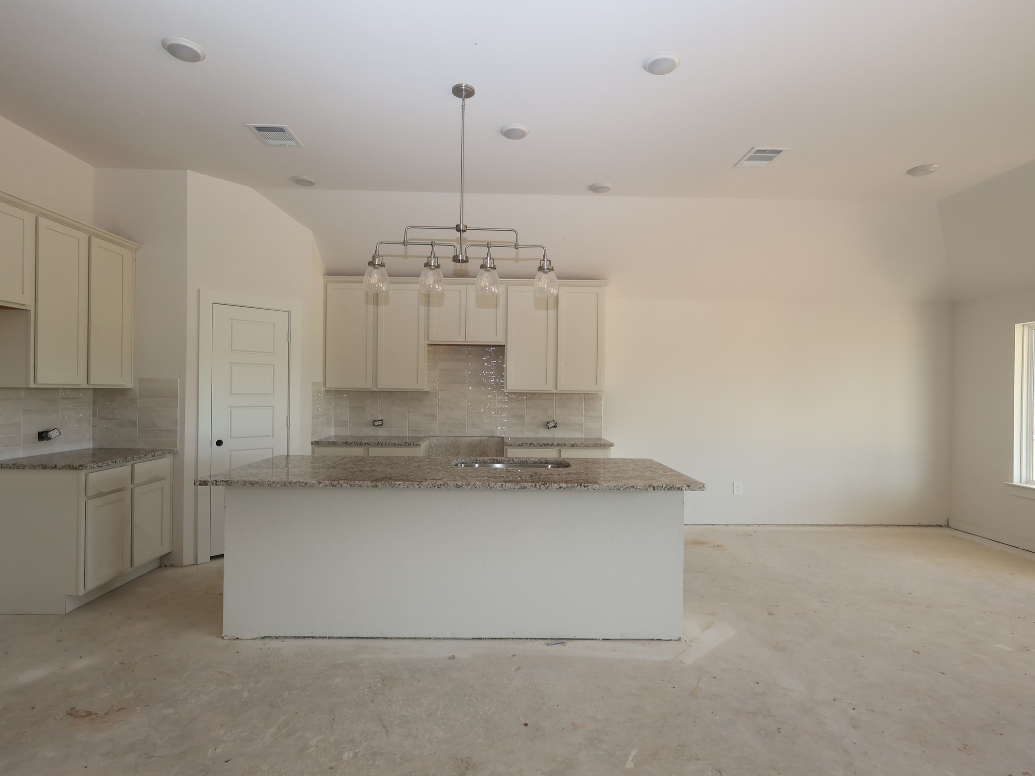 16838 Zavala Way Property Photo 4