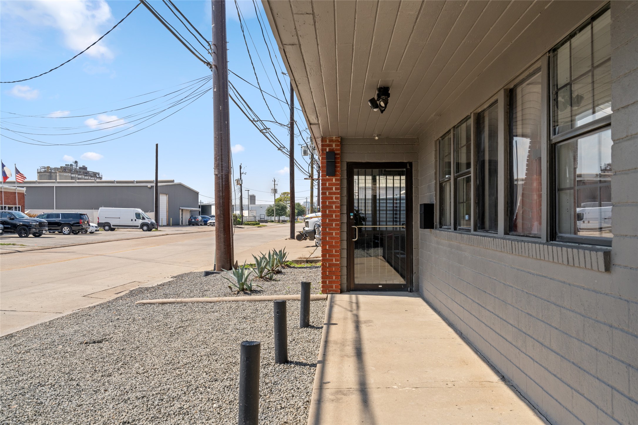 5975 Armour Drive Property Photo 5