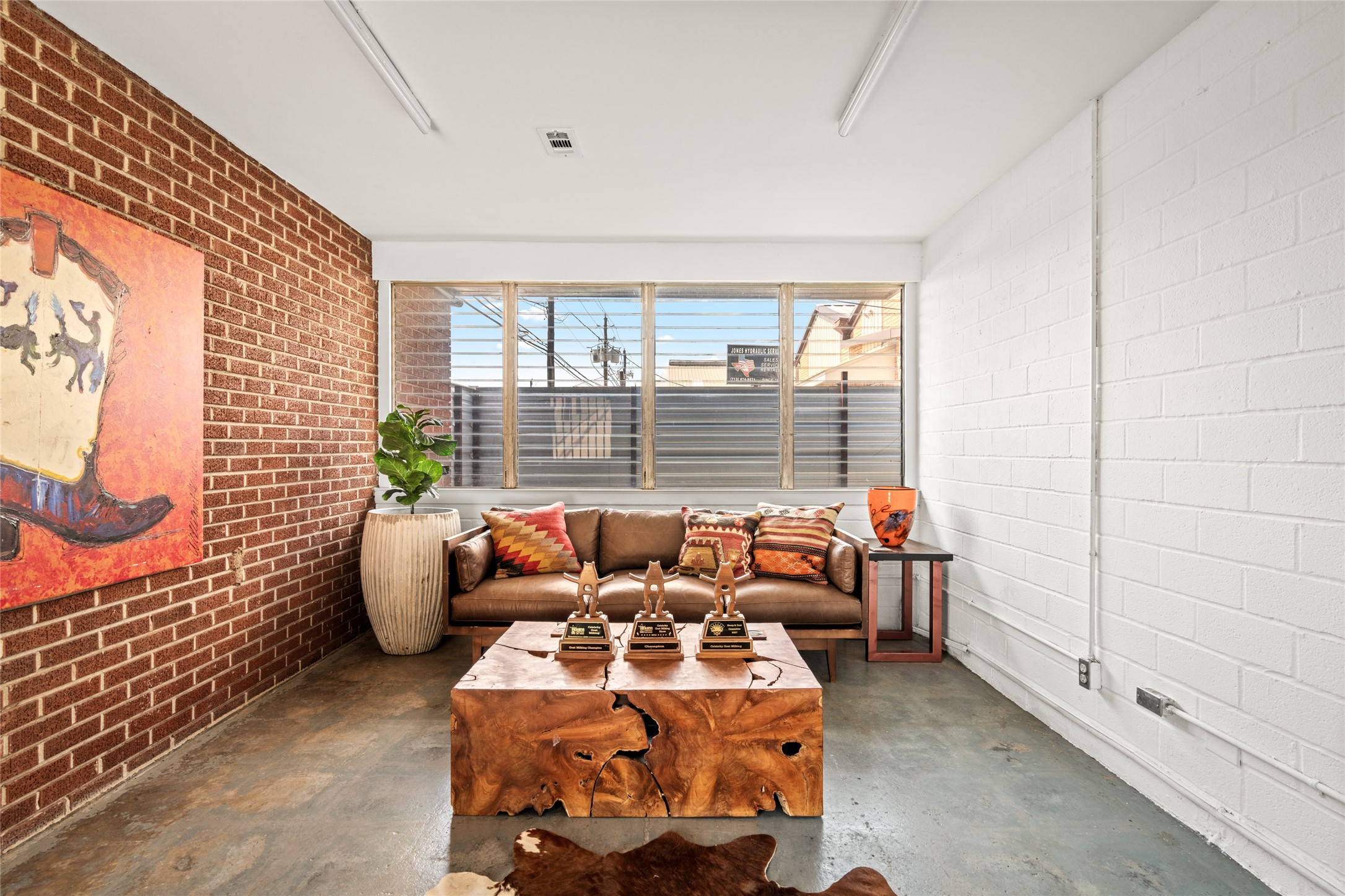 5975 Armour Drive Property Photo 8