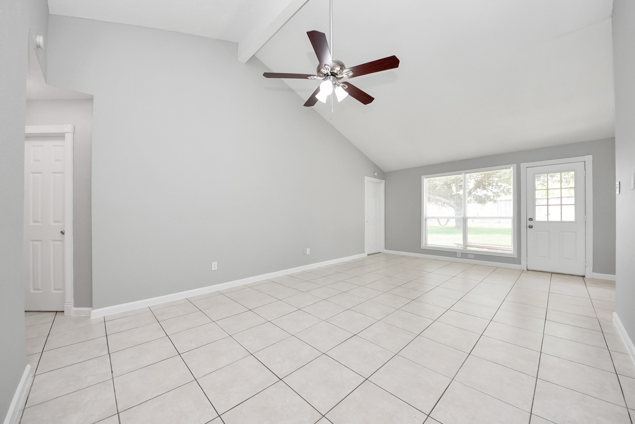 10603 Thorncliff Drive Property Photo 6