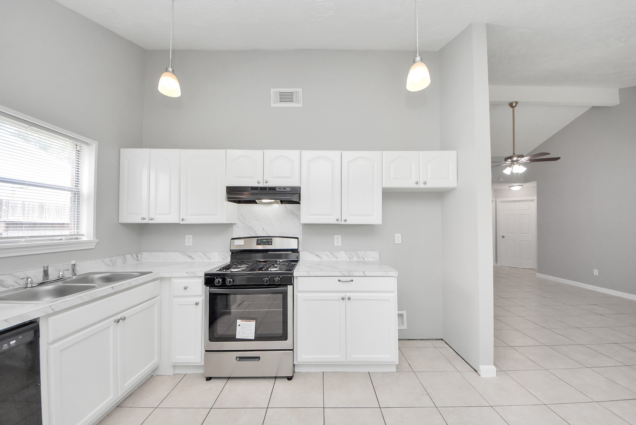 10603 Thorncliff Drive Property Photo 10