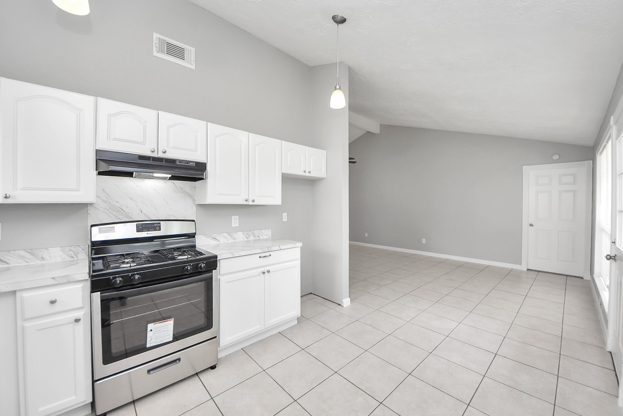 10603 Thorncliff Drive Property Photo 11