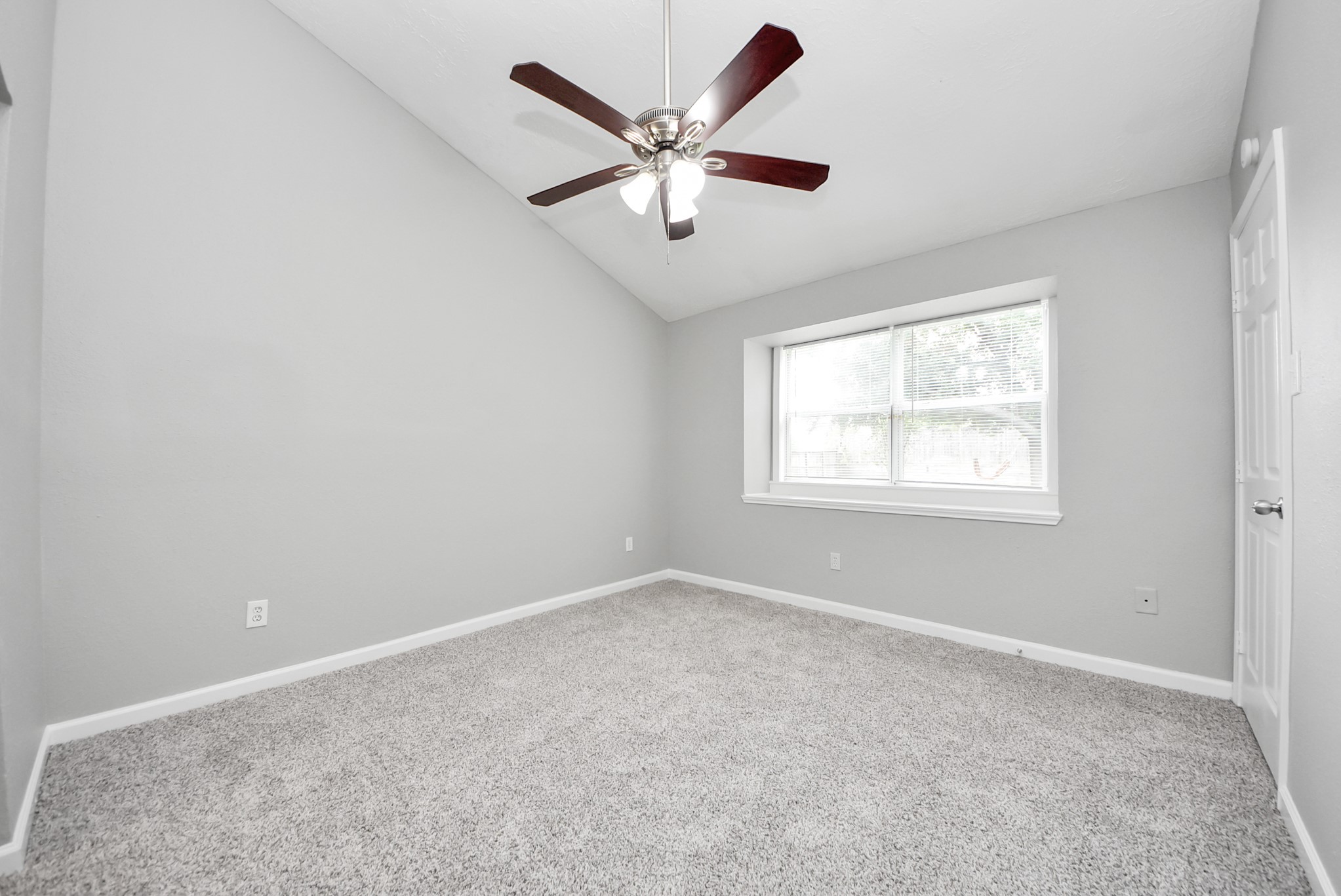 10603 Thorncliff Drive Property Photo 15