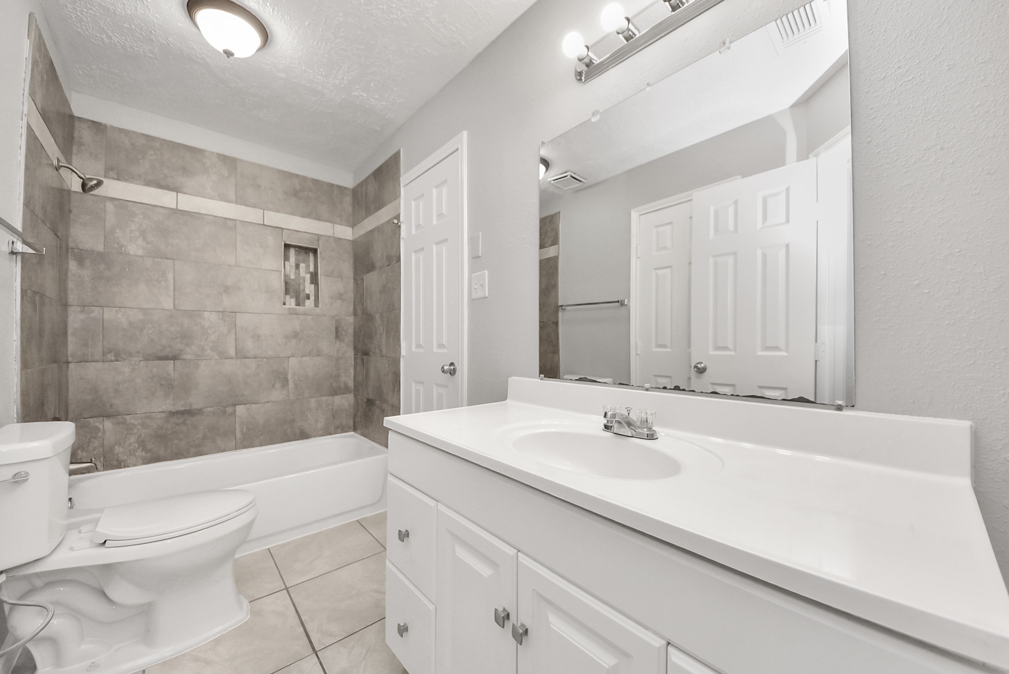 10603 Thorncliff Drive Property Photo 17