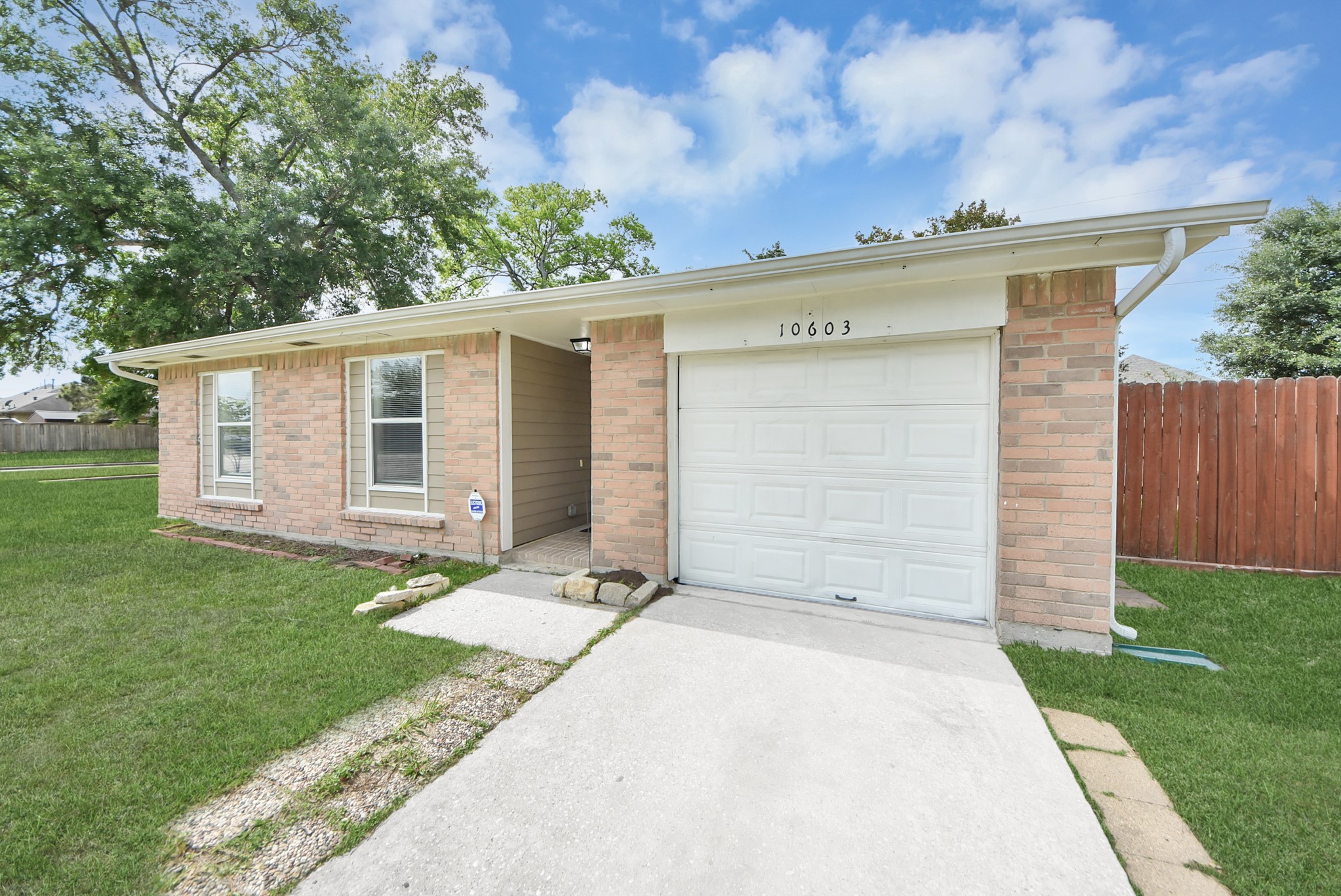 10603 Thorncliff Drive Property Photo 25