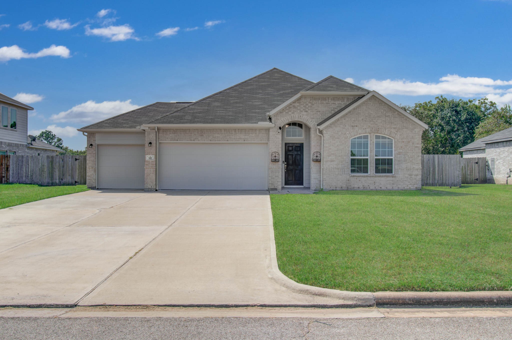 537 Green Meadows Drive Property Photo