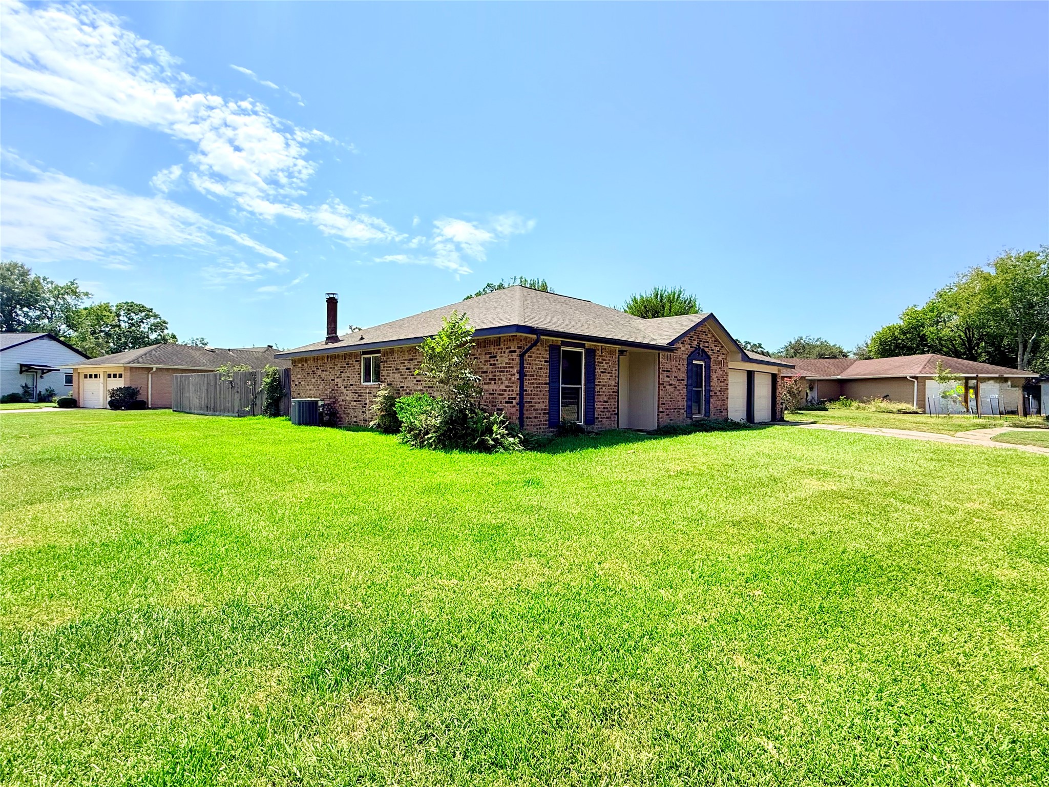 2410 Point Comfort Court Property Photo