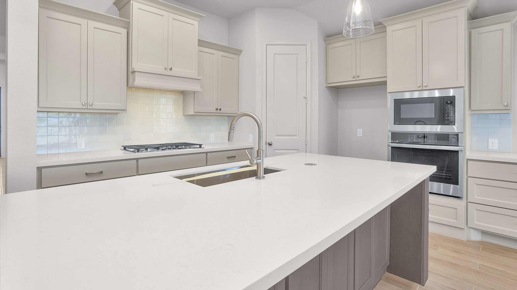 12330 Hudson Drive Property Photo 6