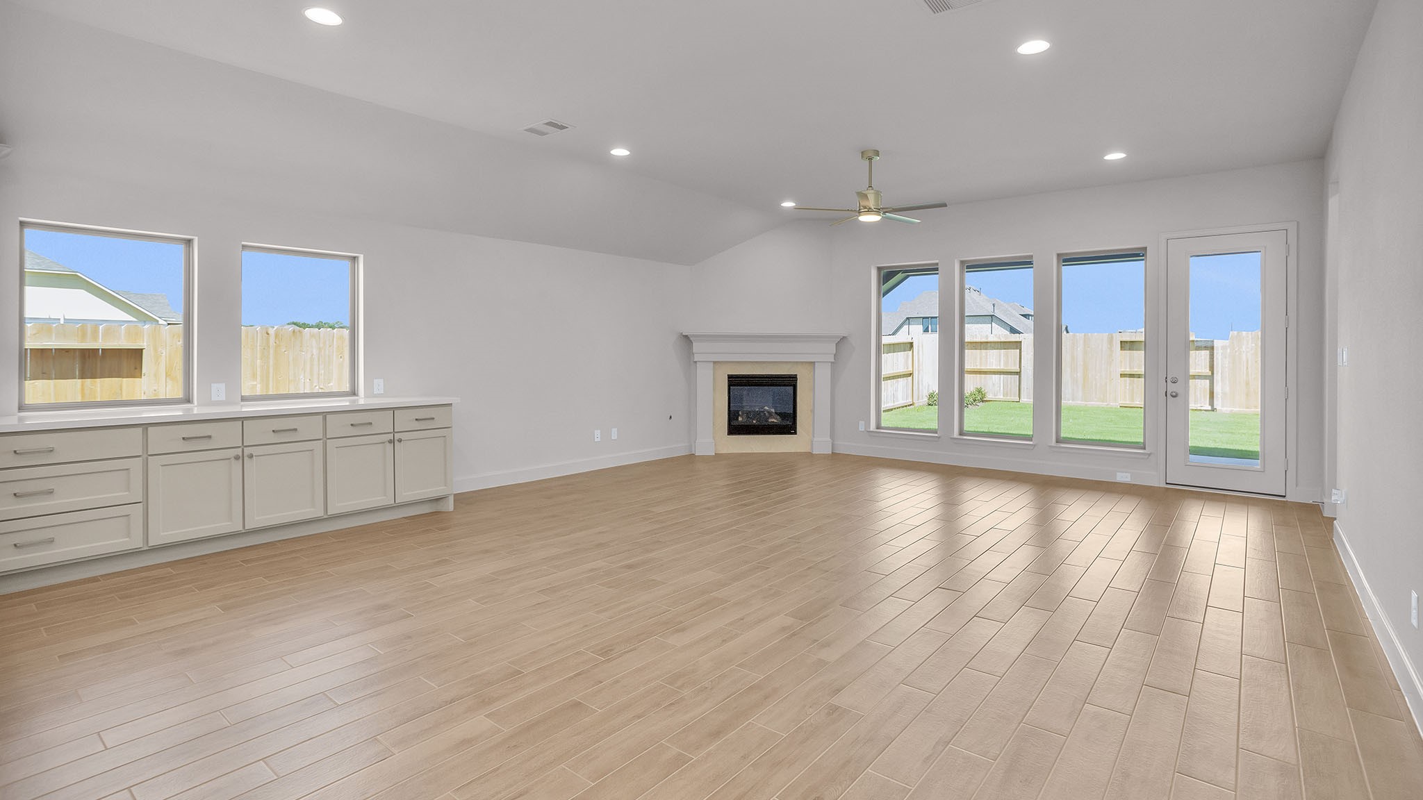 12330 Hudson Drive Property Photo 7