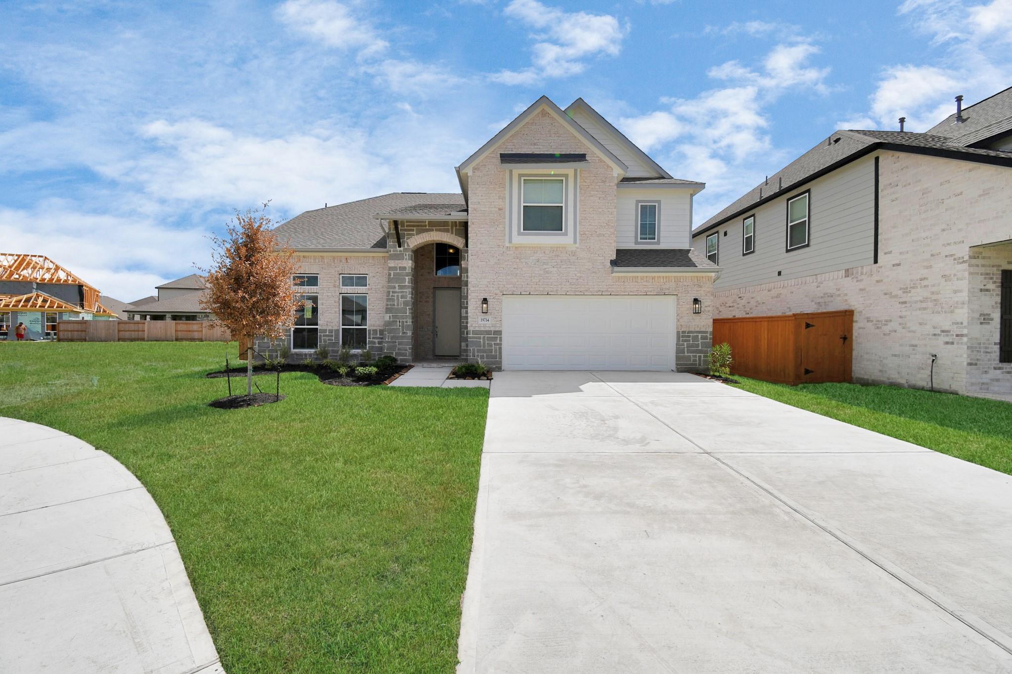 2113 Corn Thistle Way Property Photo 2