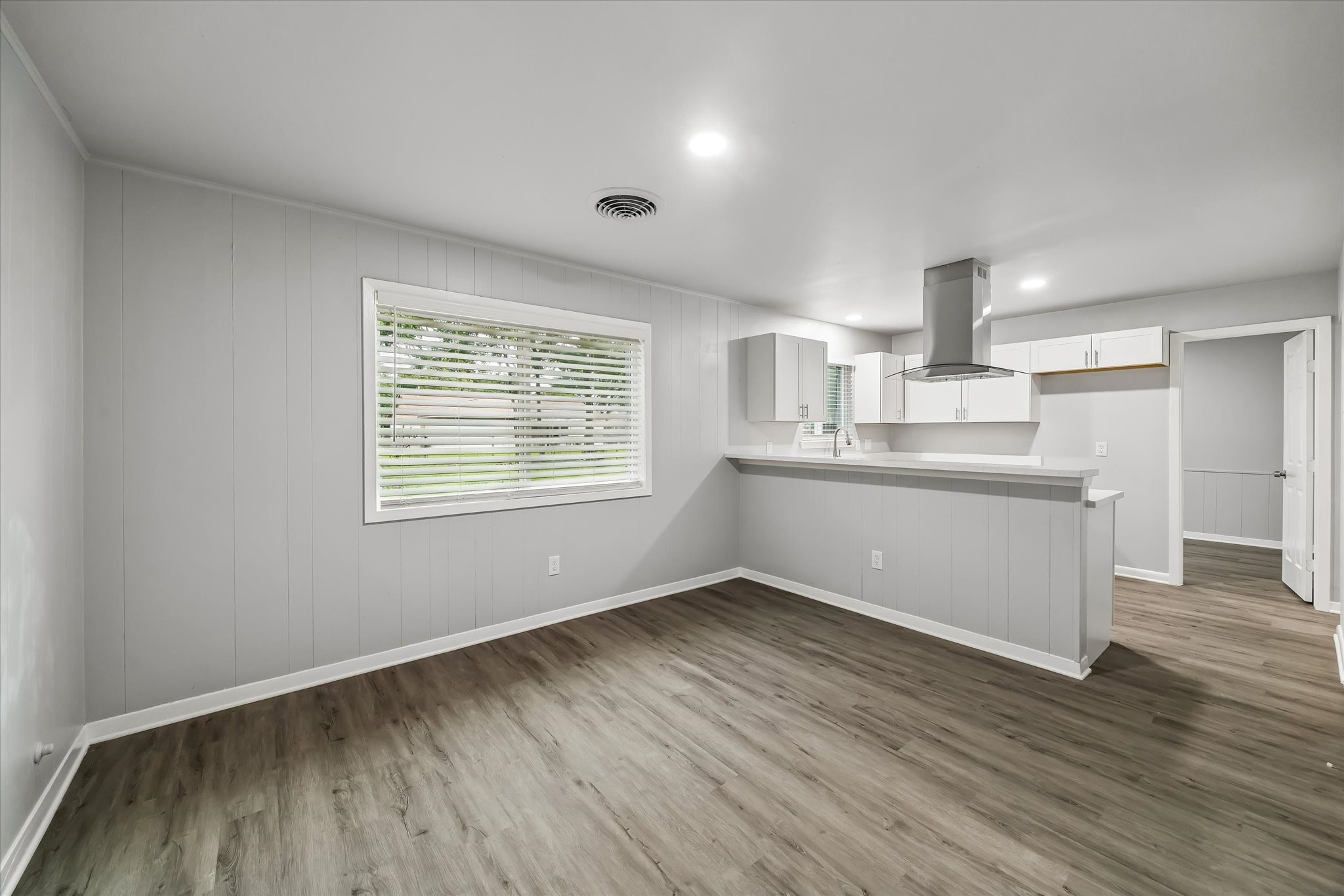 4114 Hill Oak Drive Property Photo 3