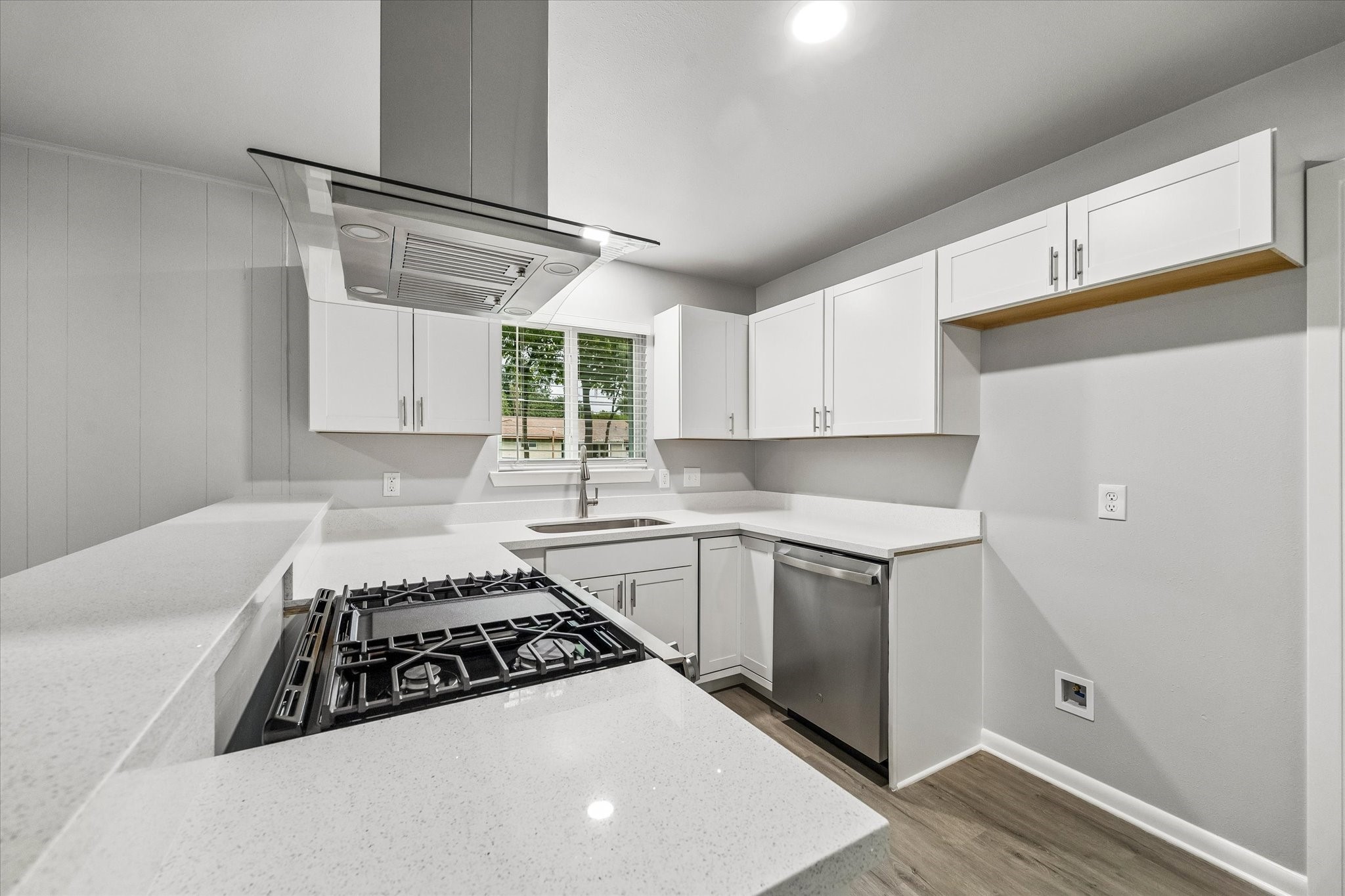 4114 Hill Oak Drive Property Photo 4