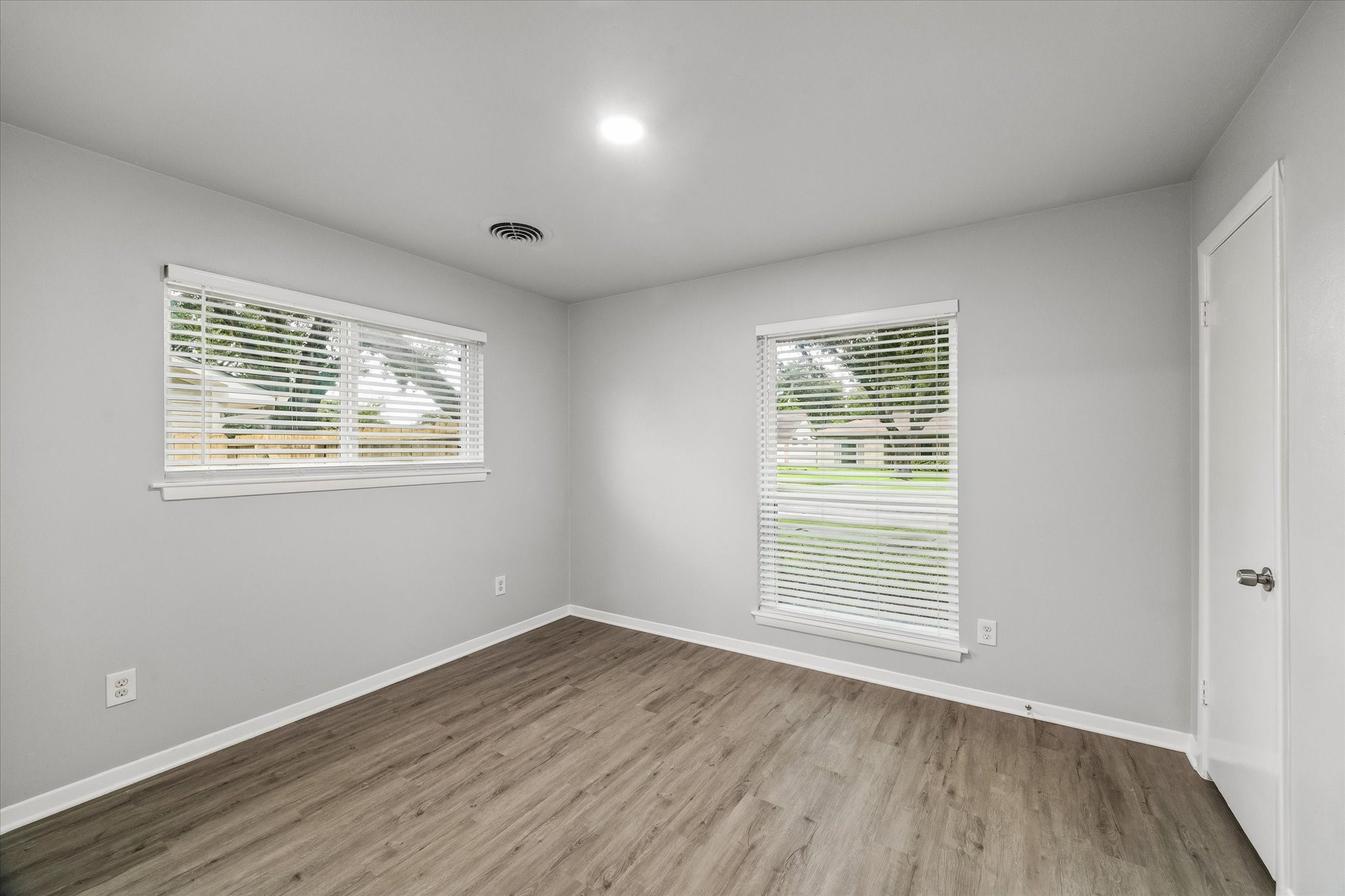 4114 Hill Oak Drive Property Photo 5