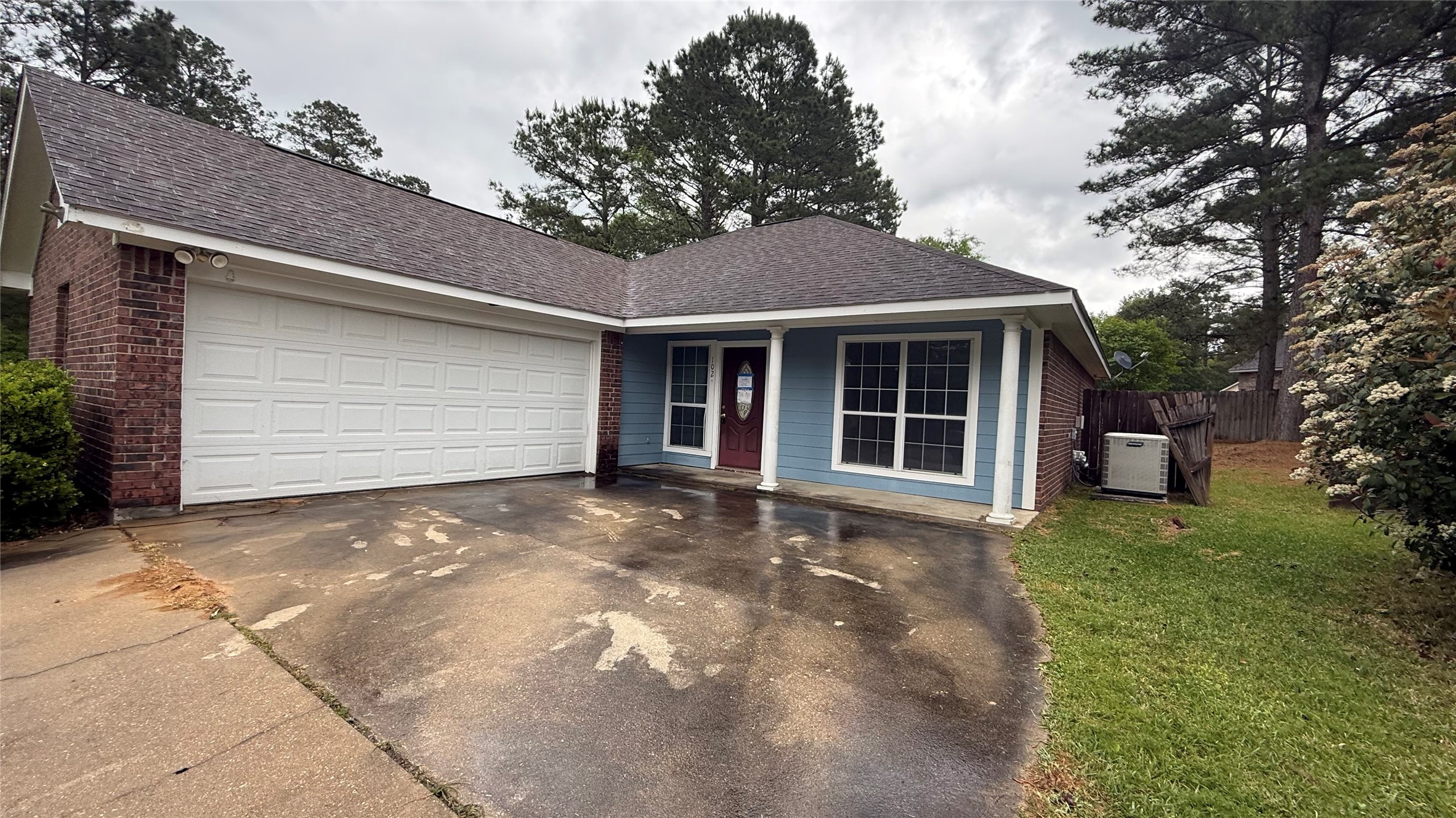 102 Brookdale Circle Property Photo 1