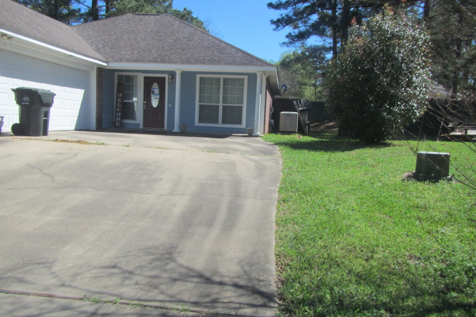102 Brookdale Circle Property Photo 2