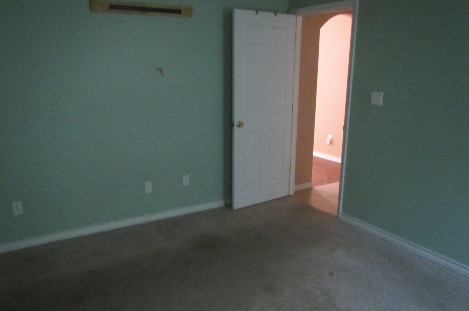102 Brookdale Circle Property Photo 8