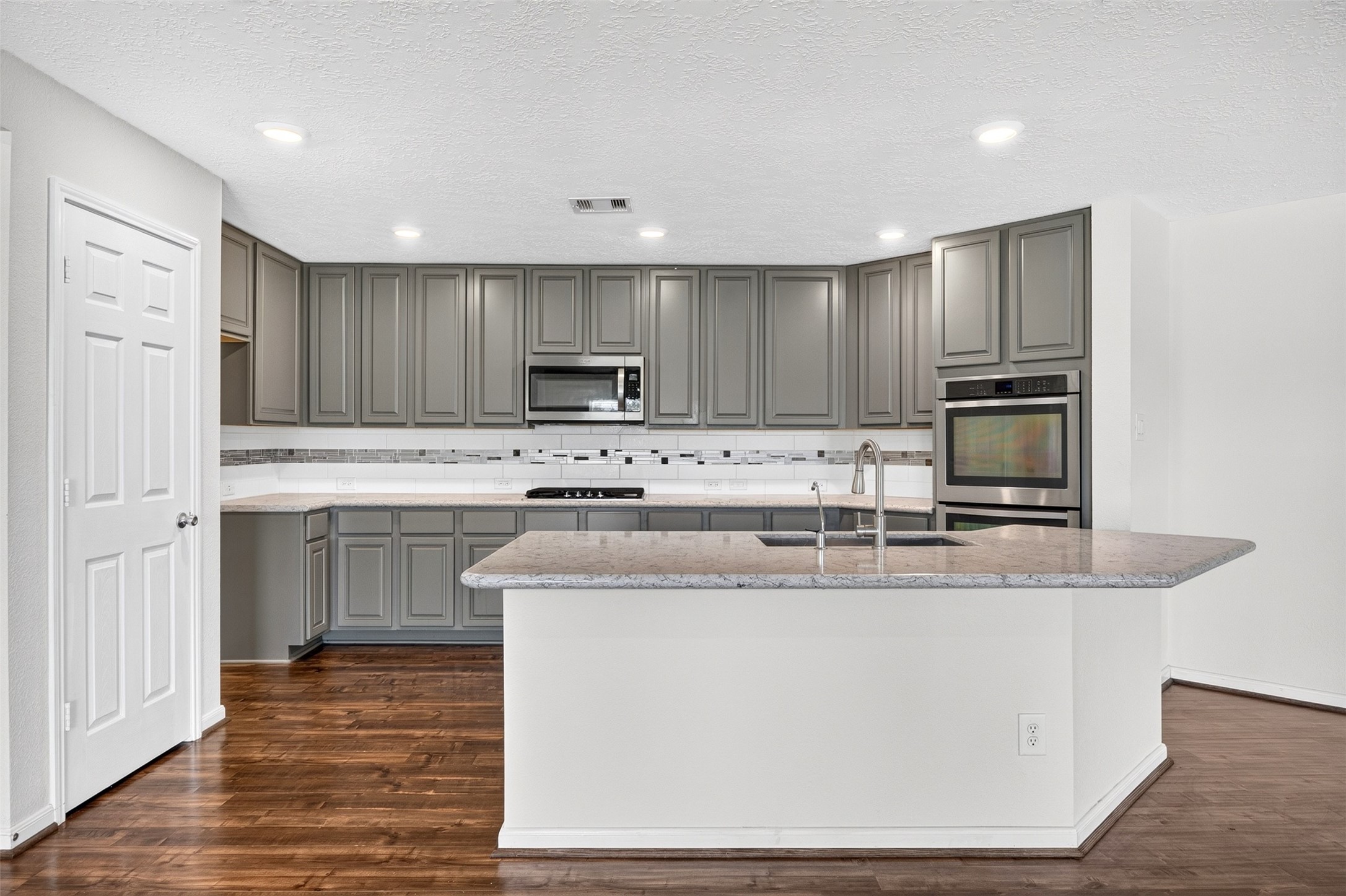 5202 Pine Forest Ridge Street Property Photo 15