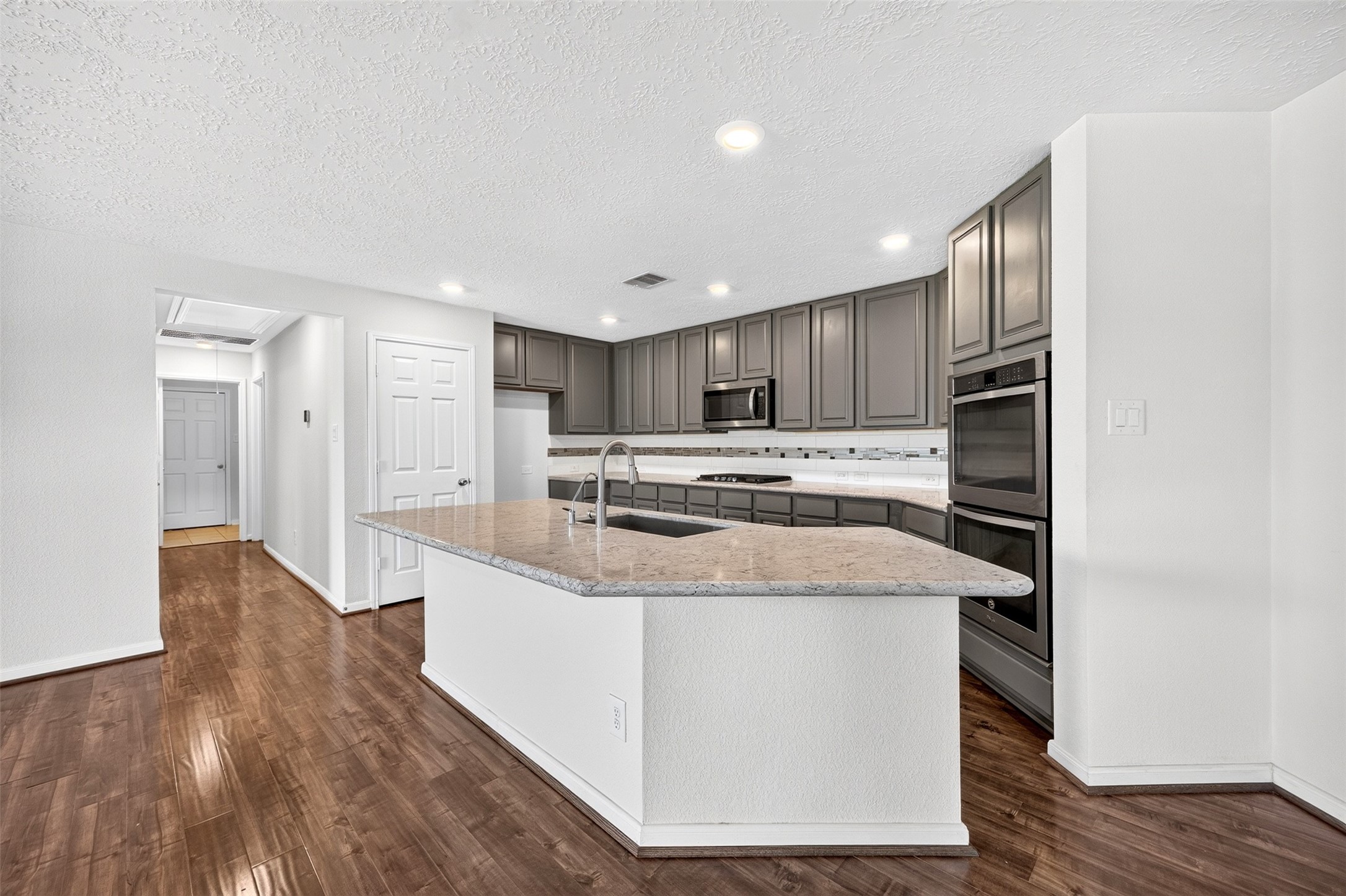 5202 Pine Forest Ridge Street Property Photo 17