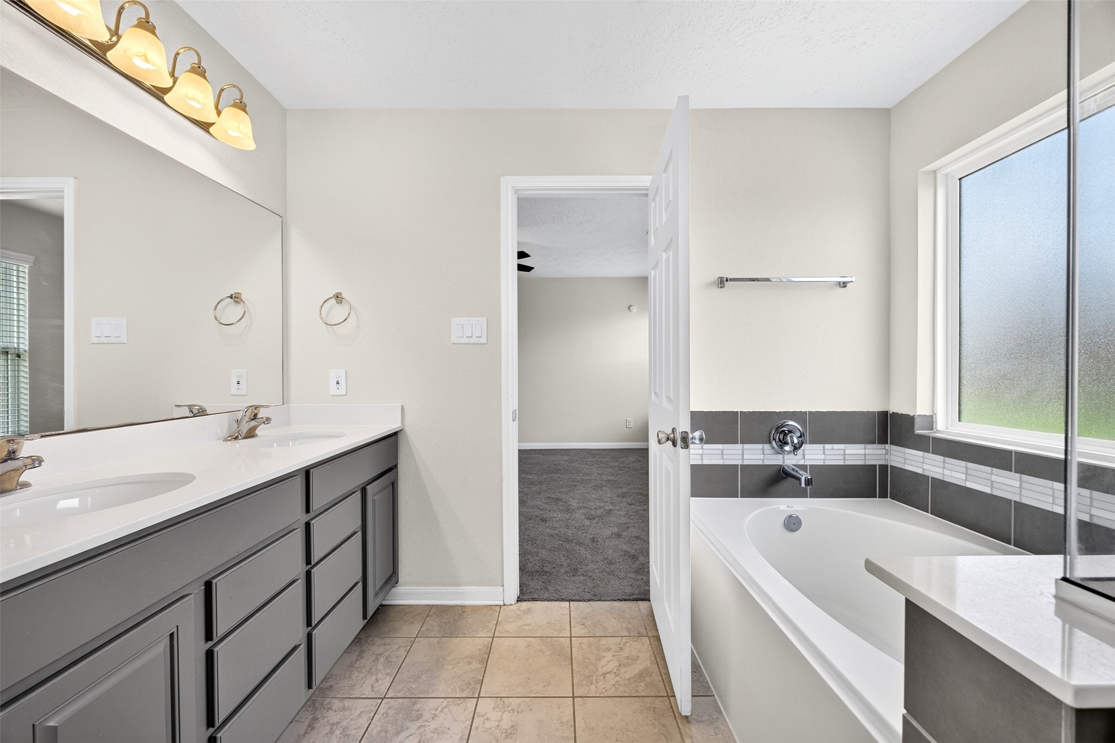 5202 Pine Forest Ridge Street Property Photo 25